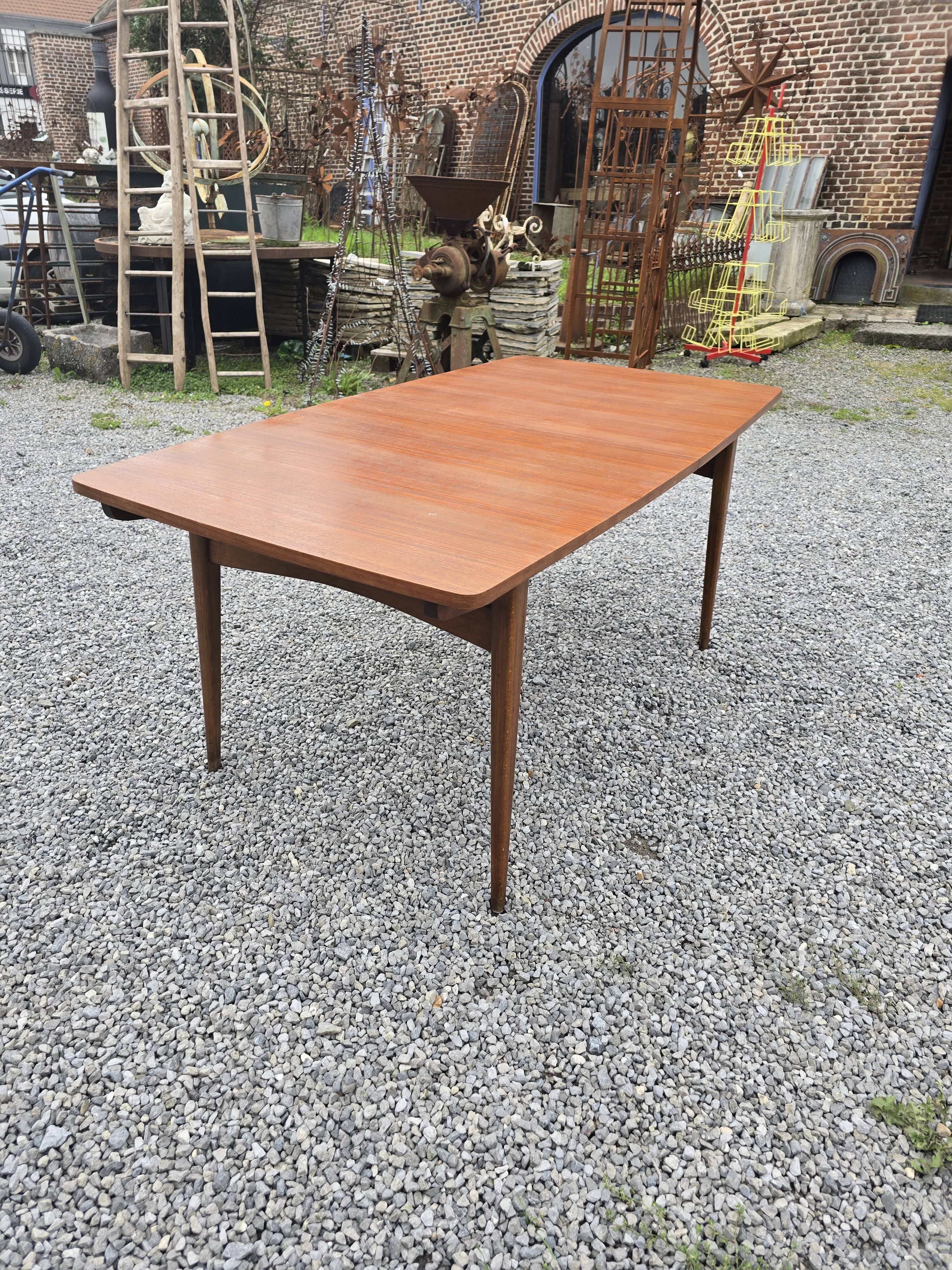 Scandinavian extendable table from the 60s in teak, 250cm L