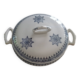 Zaint Amand earthenware soup tureen