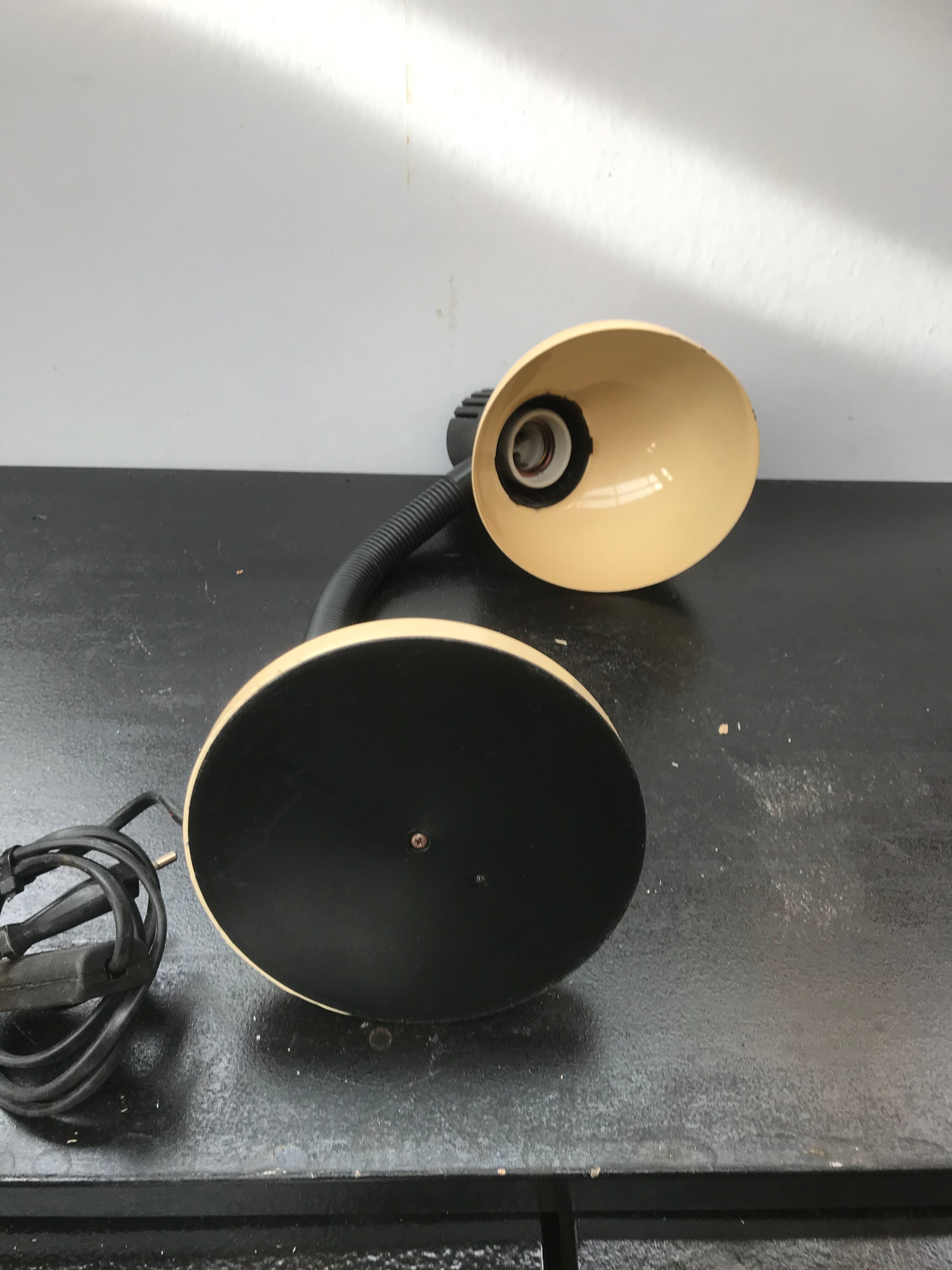 Metal office lamp beige