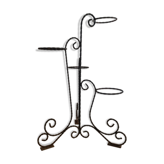 Twisted wrought iron plant holder