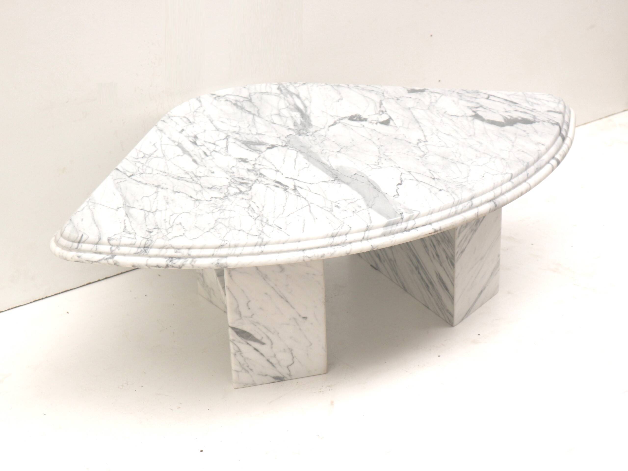 Vintage Italian marble coffee table from the 1970