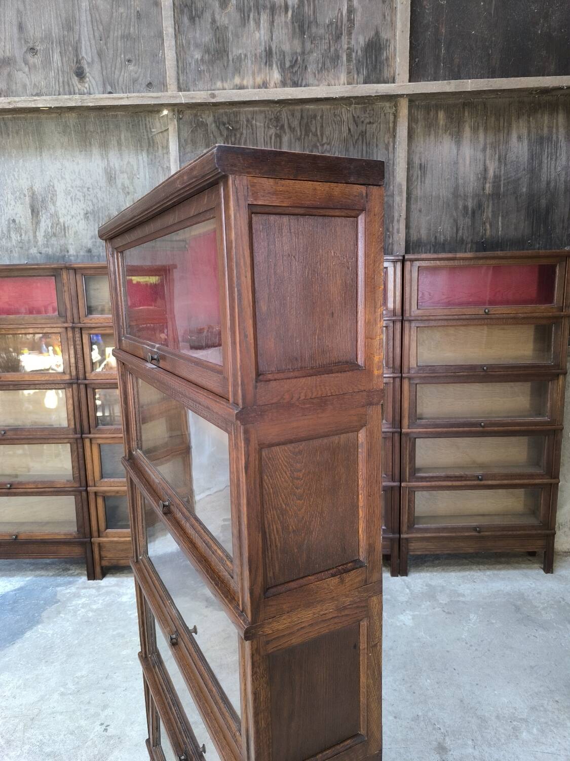 Oak display cabinet MD 1900