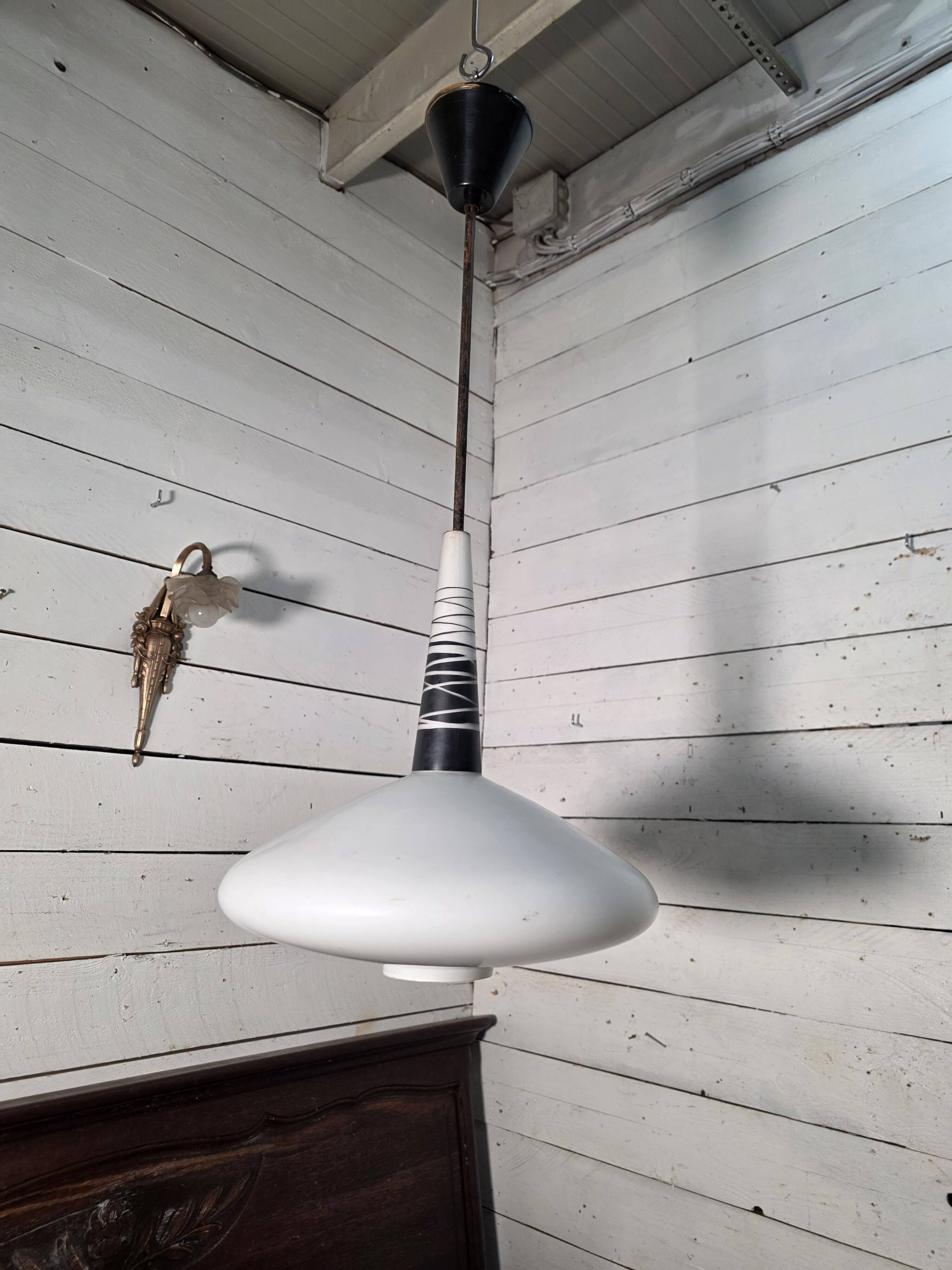 Suspension in vintage opaline from the 1960s.