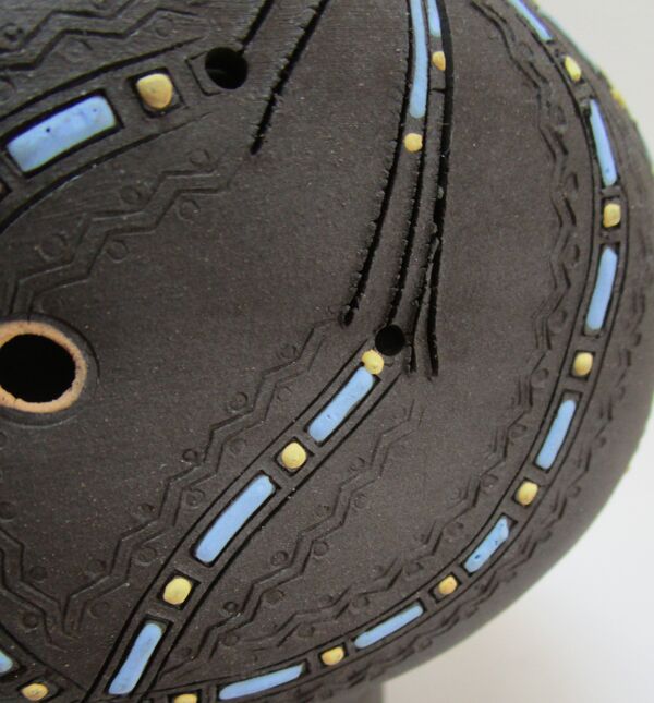 Bougeoir anthropomorphe céramique scarifiée estampillé design