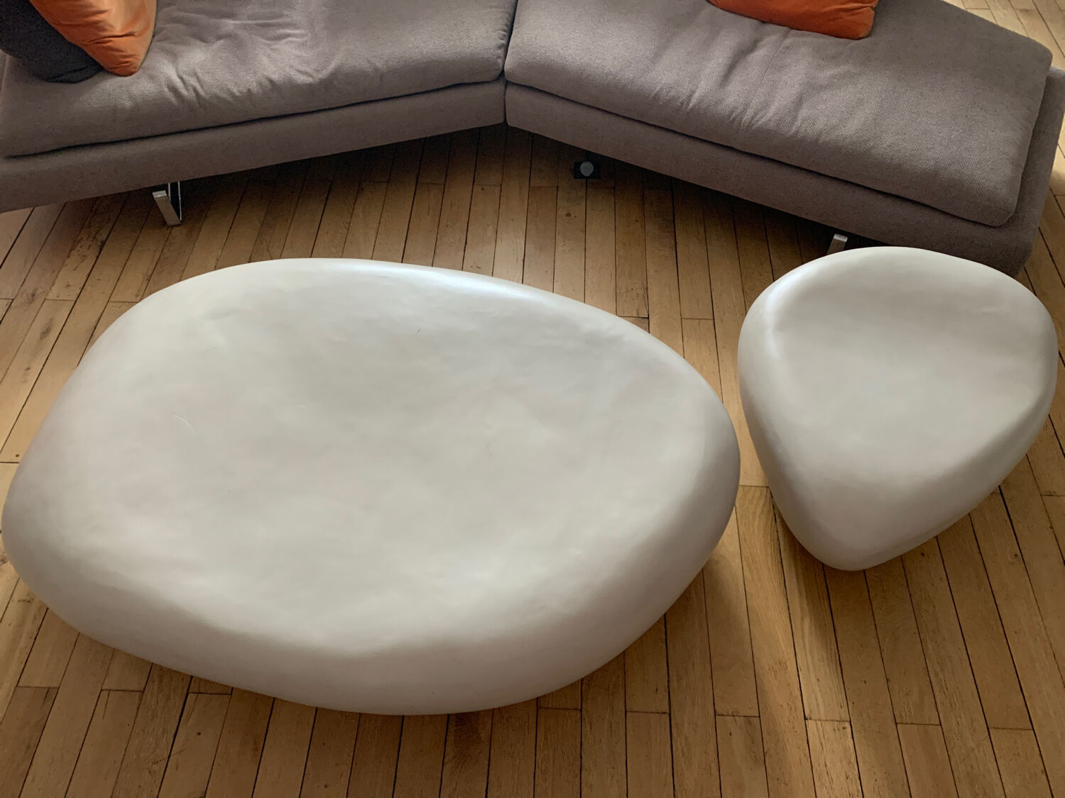 Pebble shaped coffee table