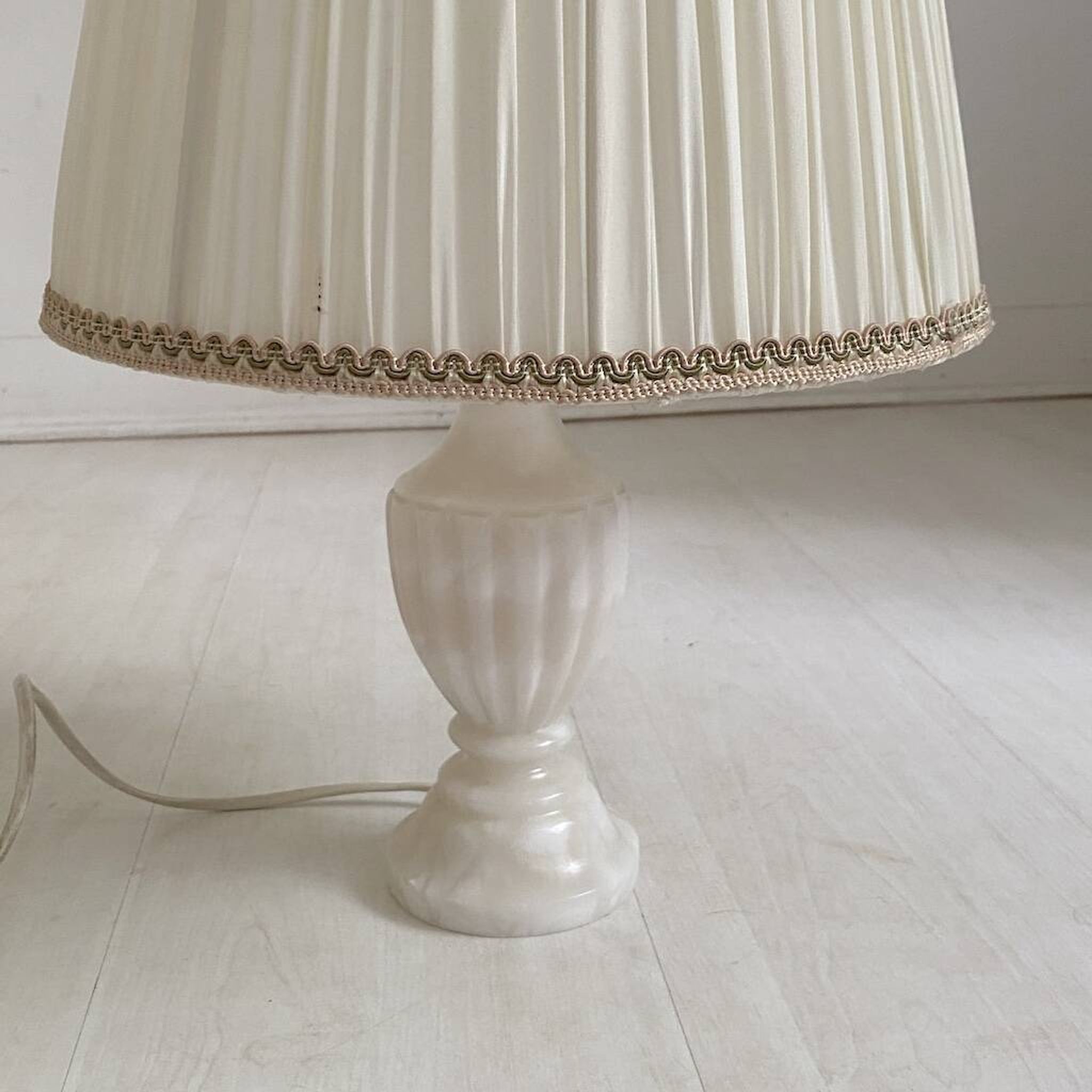 Paire de lampes à poser en Albatre vintage 1970's