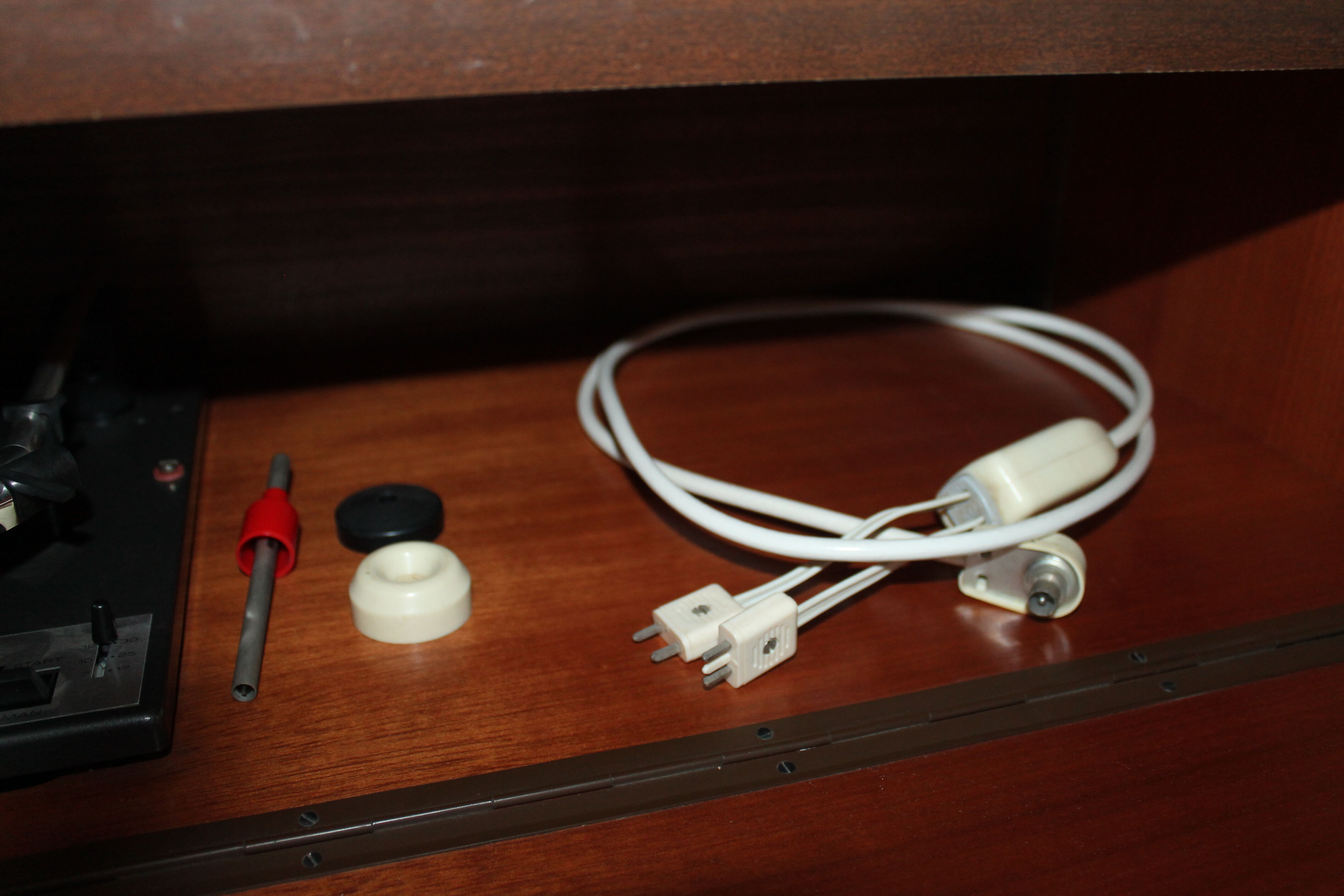 Hifi grundig furniture string from the 70s record player and radio