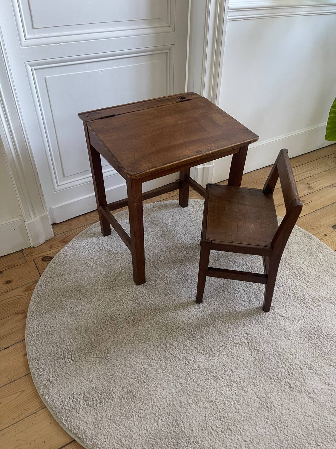 School desk and chair from the 1940s/50s.