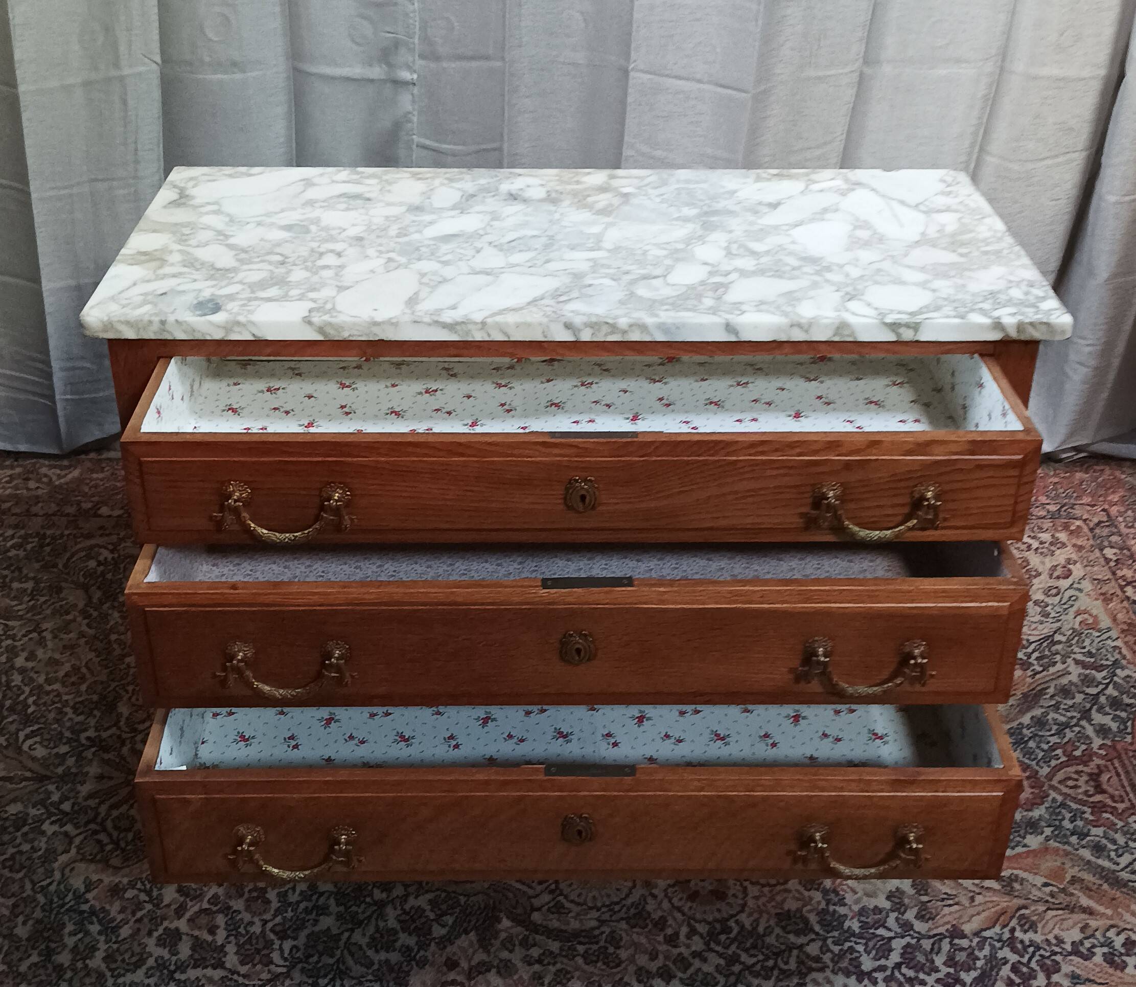 Louis XVI style chest of drawers in oak and marble top
