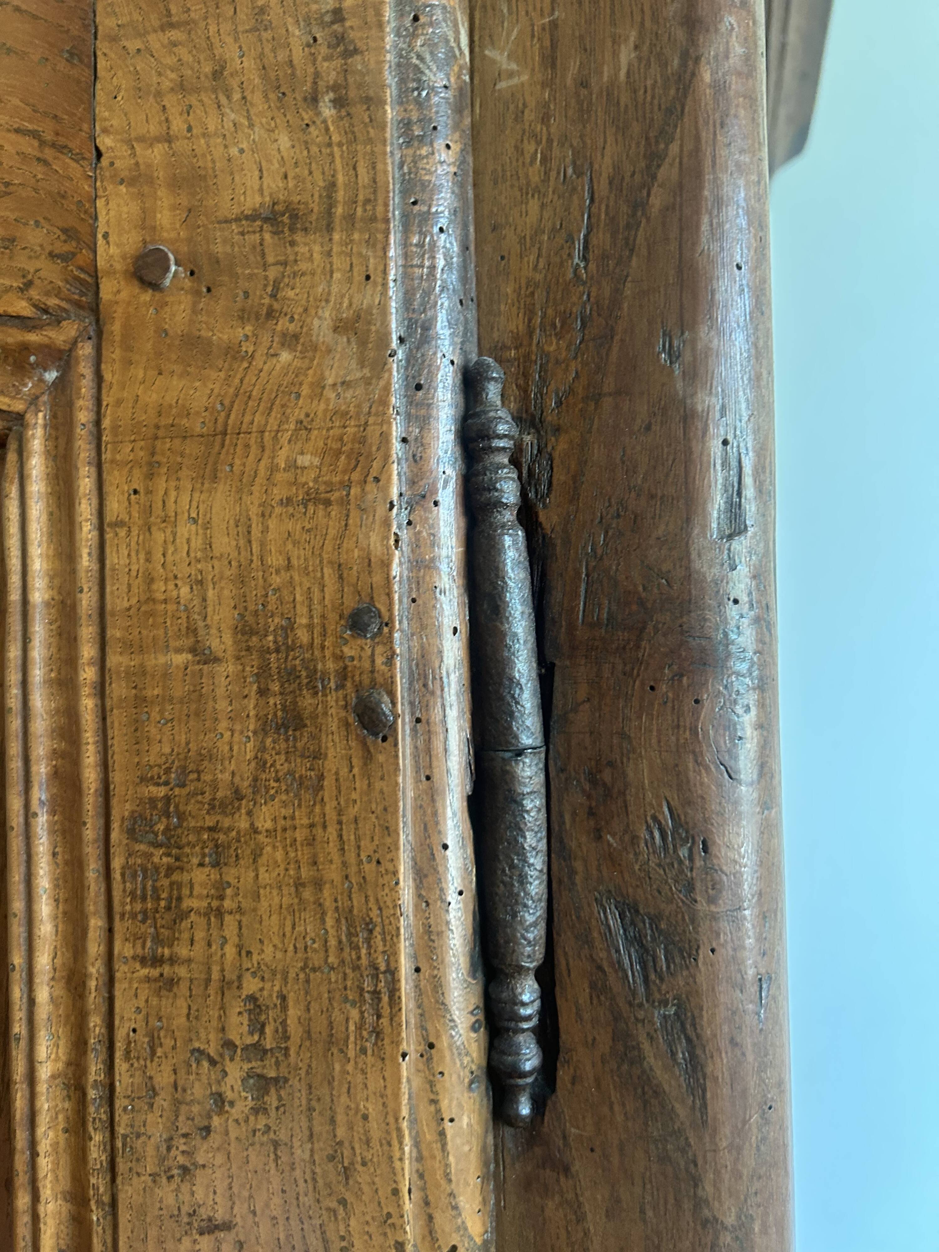 Rustic French antique wardrobe in solid wood – 19th century
