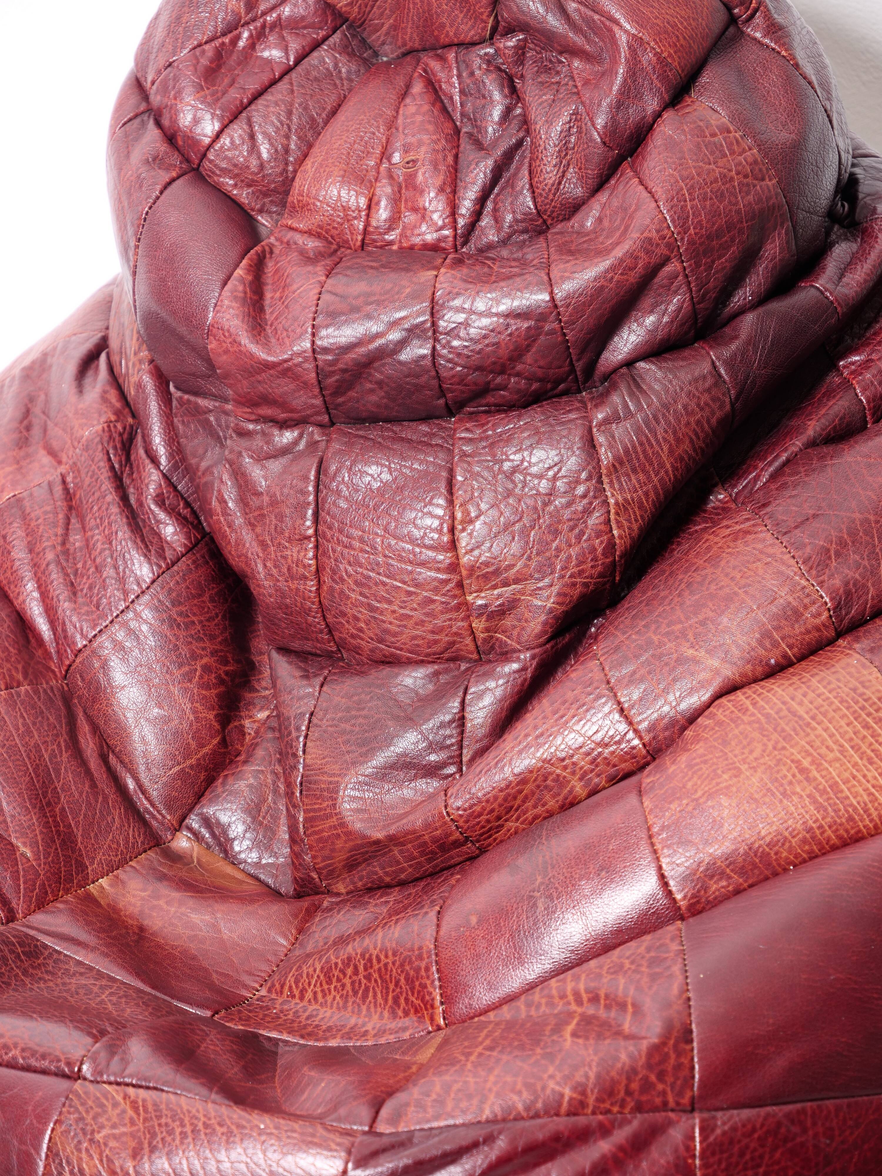 Pouf patchwork of red leather vintage burgundy 1970