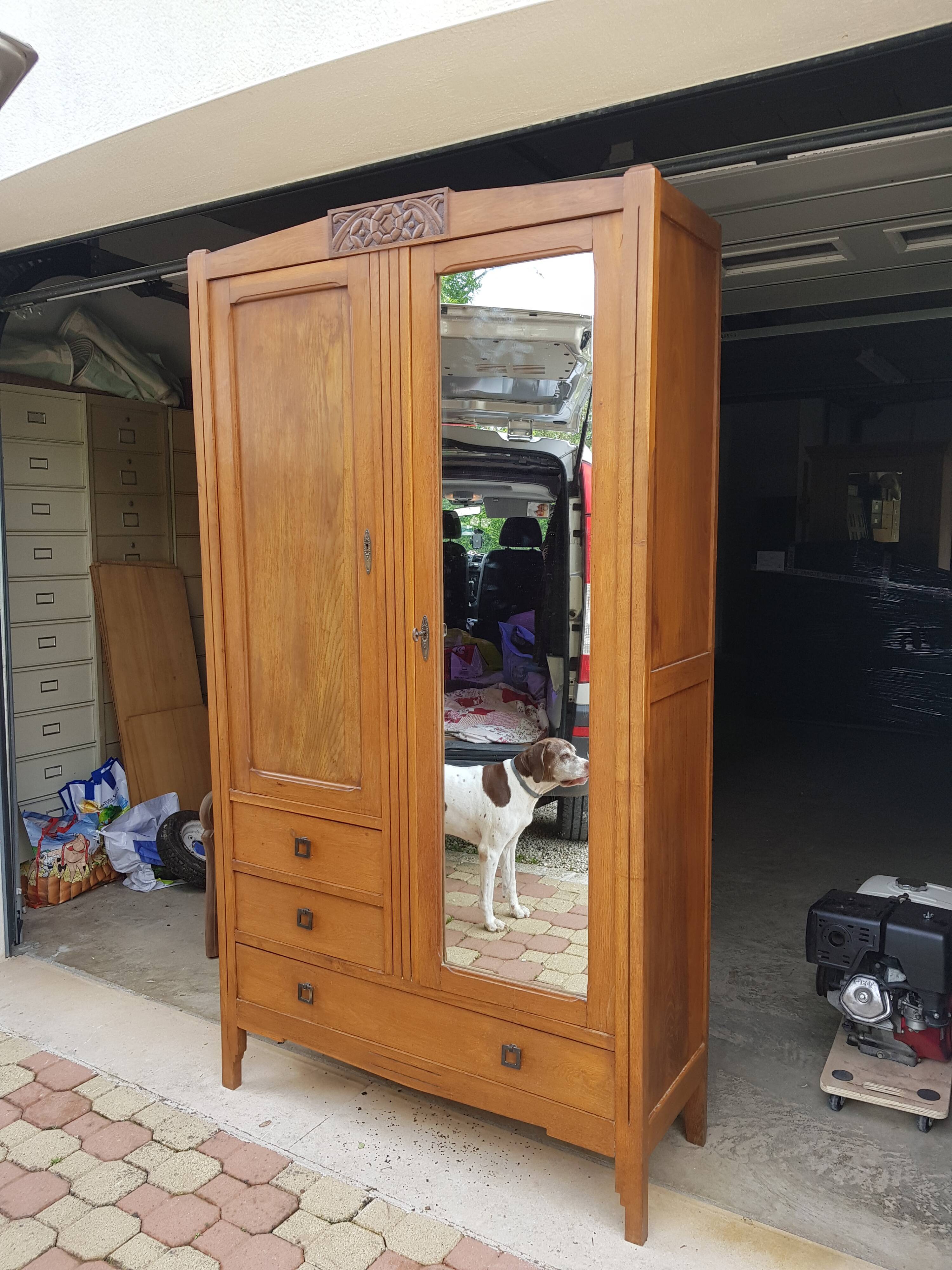 Armoire parisienne vintage