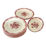 Lot de 9 assiettes et plat Digoin Sarreguemines modèle Champêtre motif œillets rouges