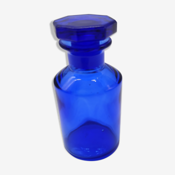 Flacon de parfum ancien en verre bleu cobalt