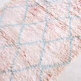 Moroccan Boujad rug in pink - 295 x 93 cm