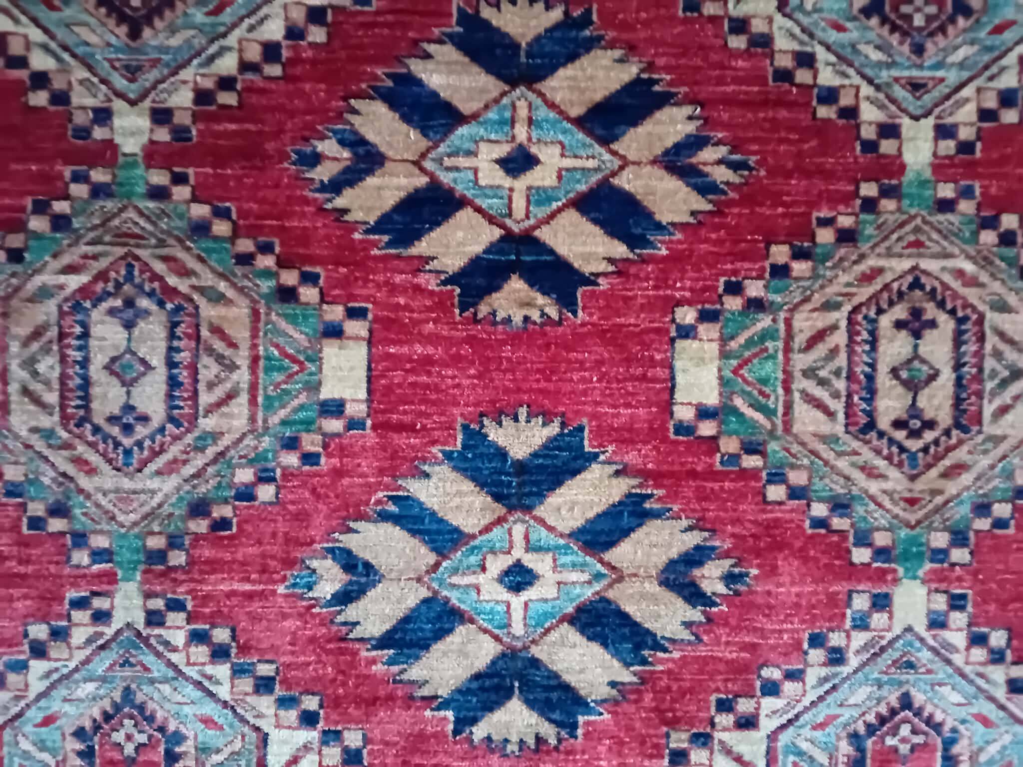 Handmade Pakistani Kazak rug 284x224cm