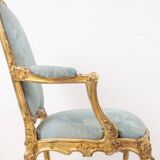 Salon de style Louis XV à chassis en bois doré. Circa 1880.
