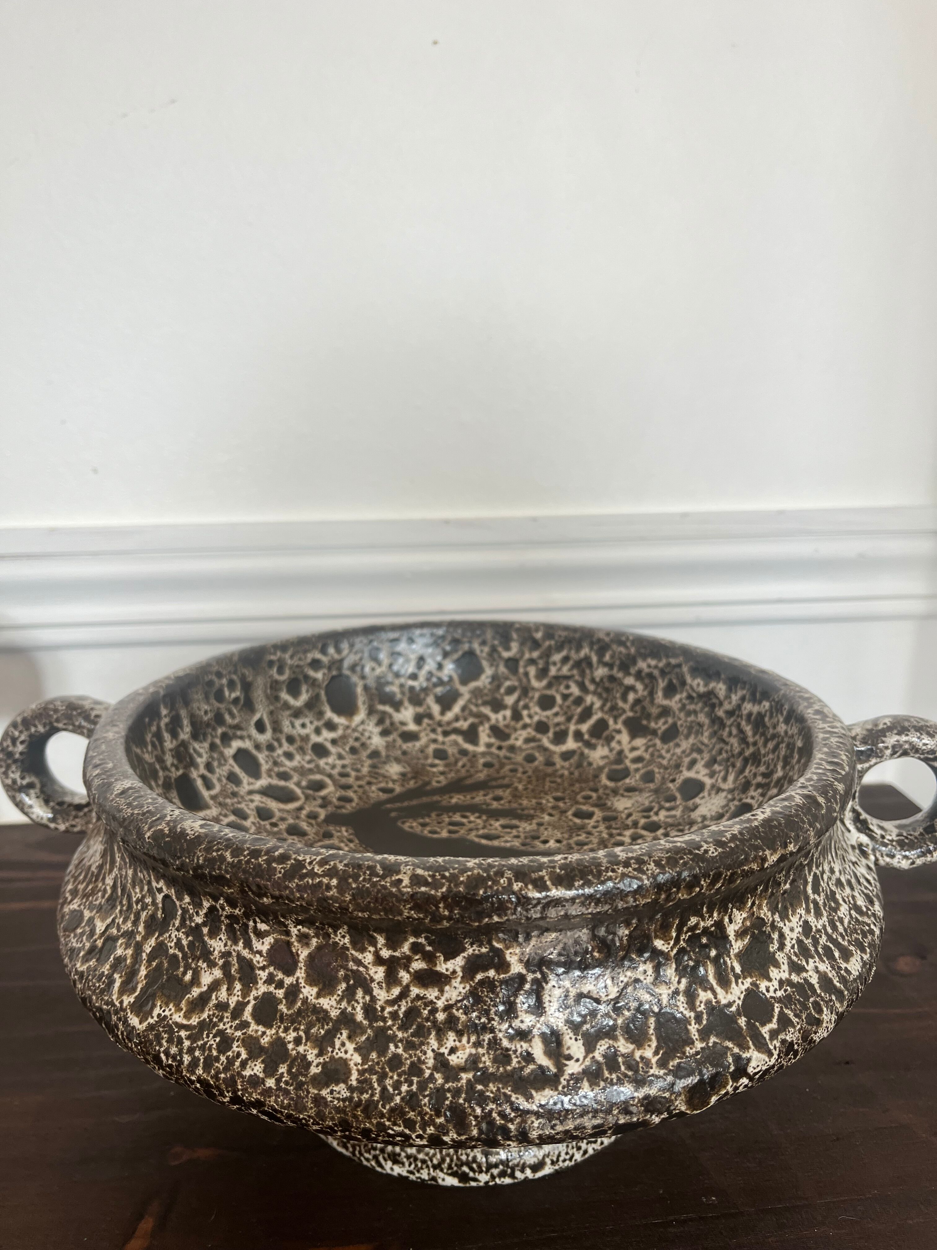 Ceramic fat lava vase