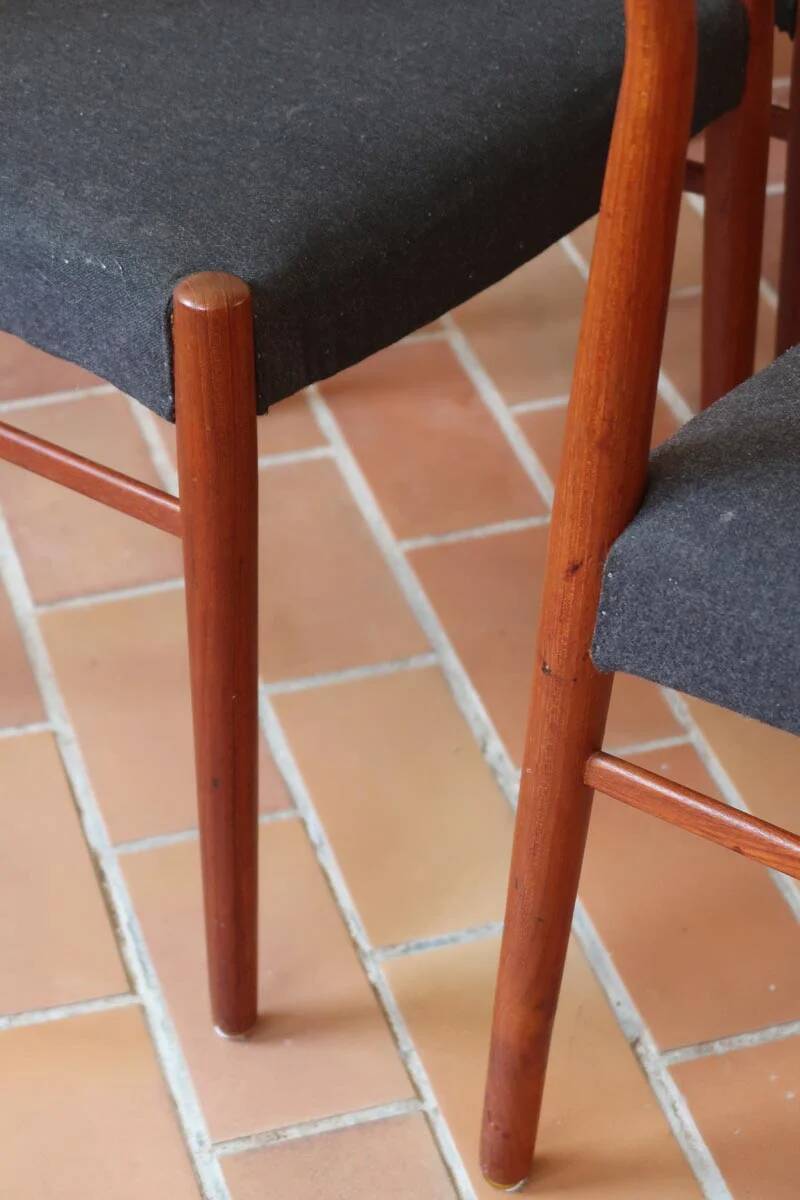 4 vintage Scandinavian chairs in teak and blue fabric - Model 26 by Henning Kjærnulf