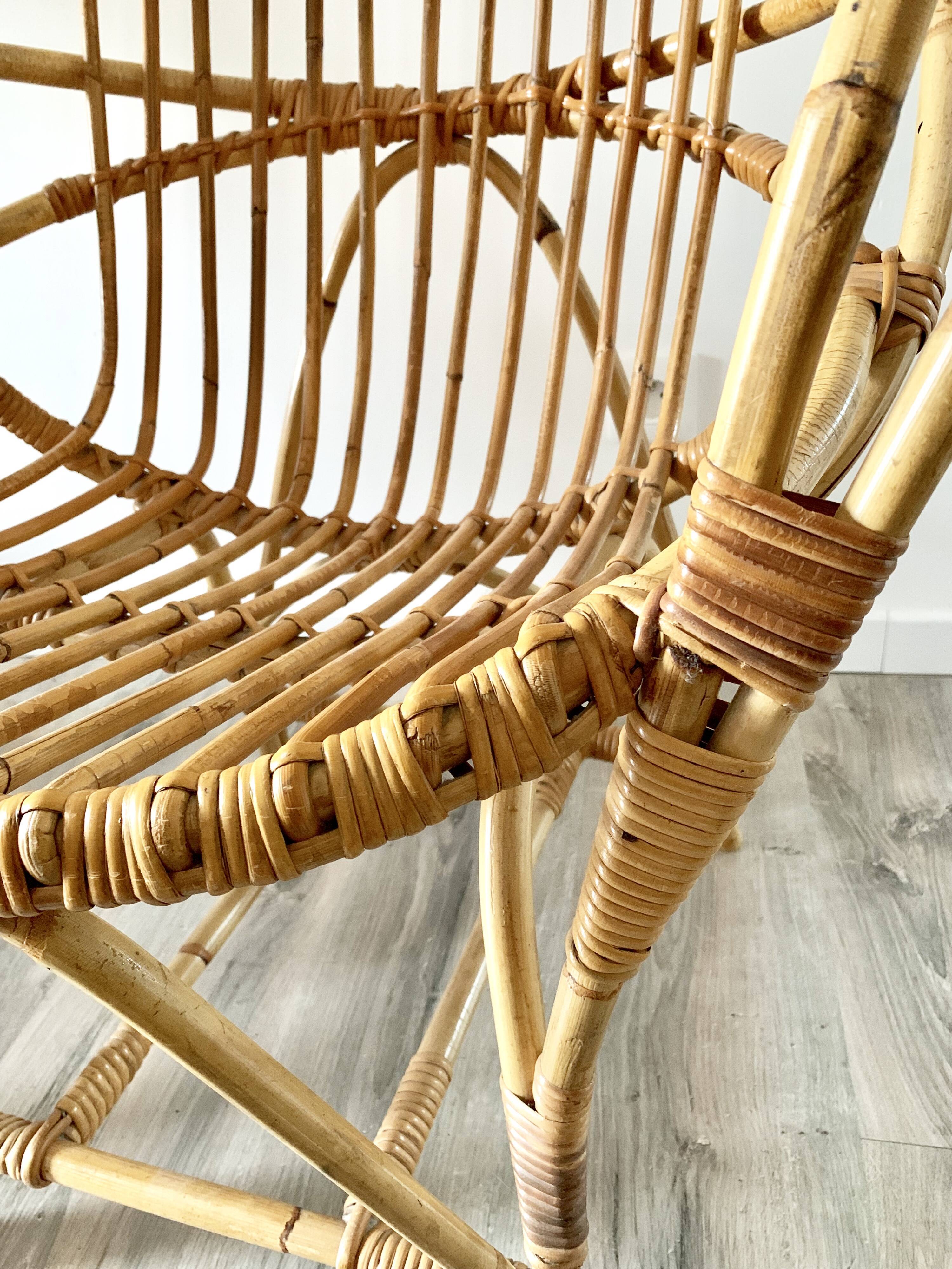 Shell vintage rattan chair