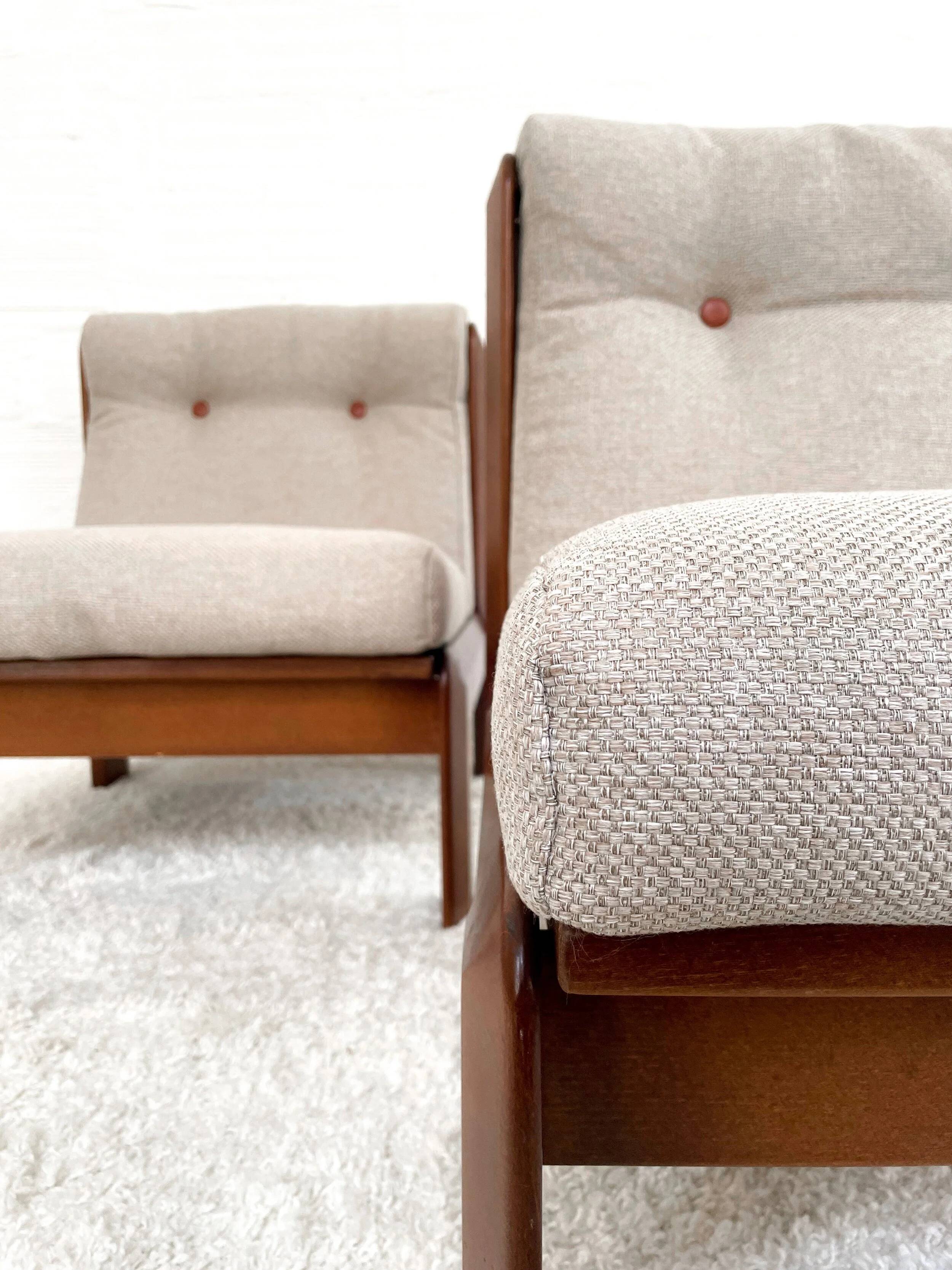 Guilleumas armchair. Upholstered in raw. Spain 70s