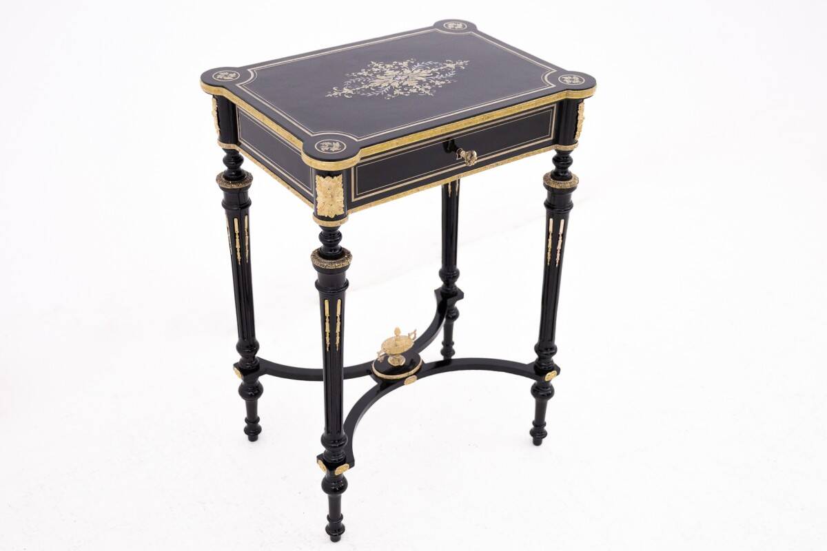 Stylish opening table, Napoleon style console, France.