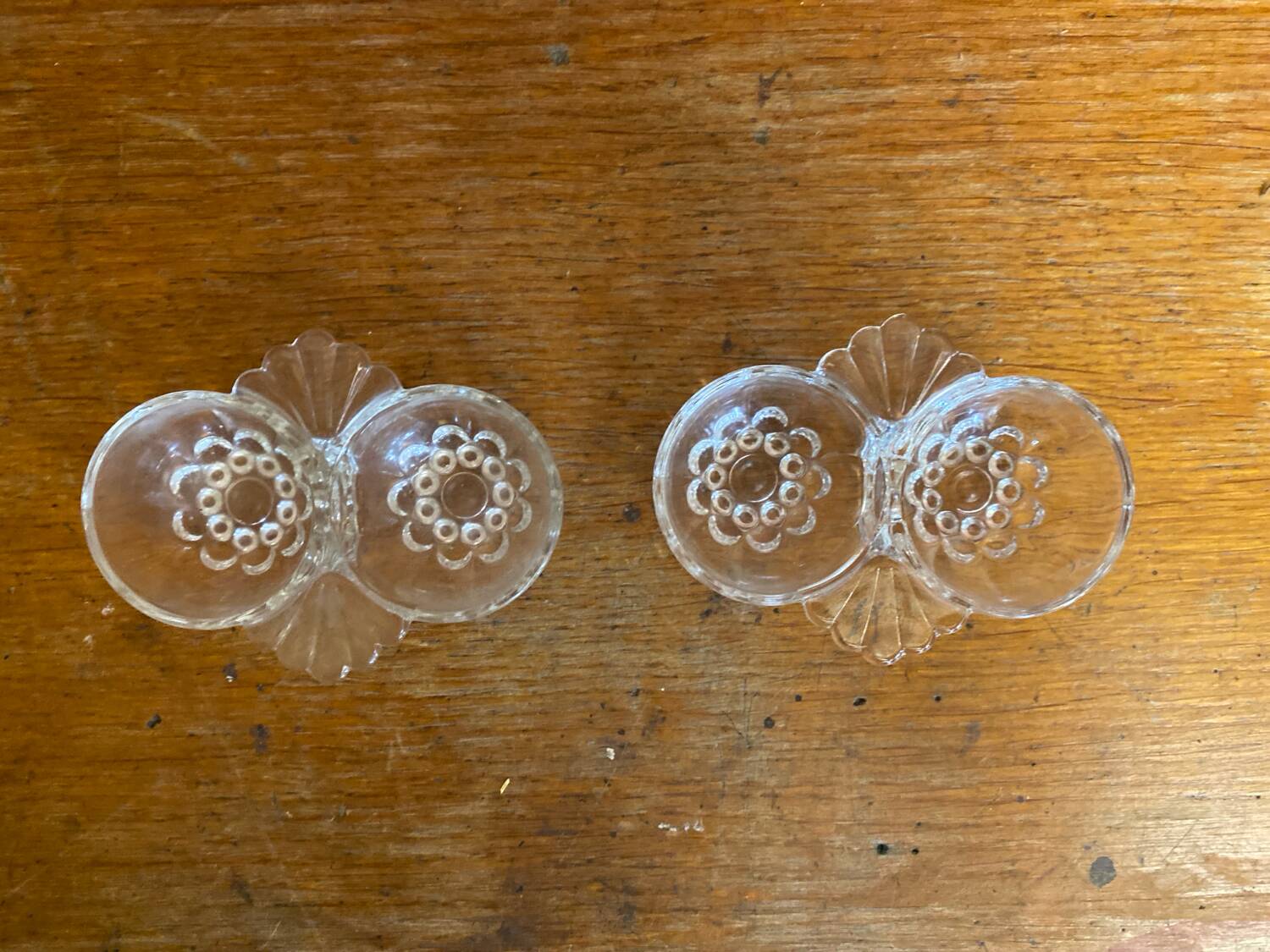 Paire De Saleron Ancien Art Déco Verre Moulé Salière Poivrier Vintage