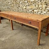 Draper's table, a piece of furniture for the trade