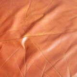 Canapé "space age". Cuir fauve. Circa 1970