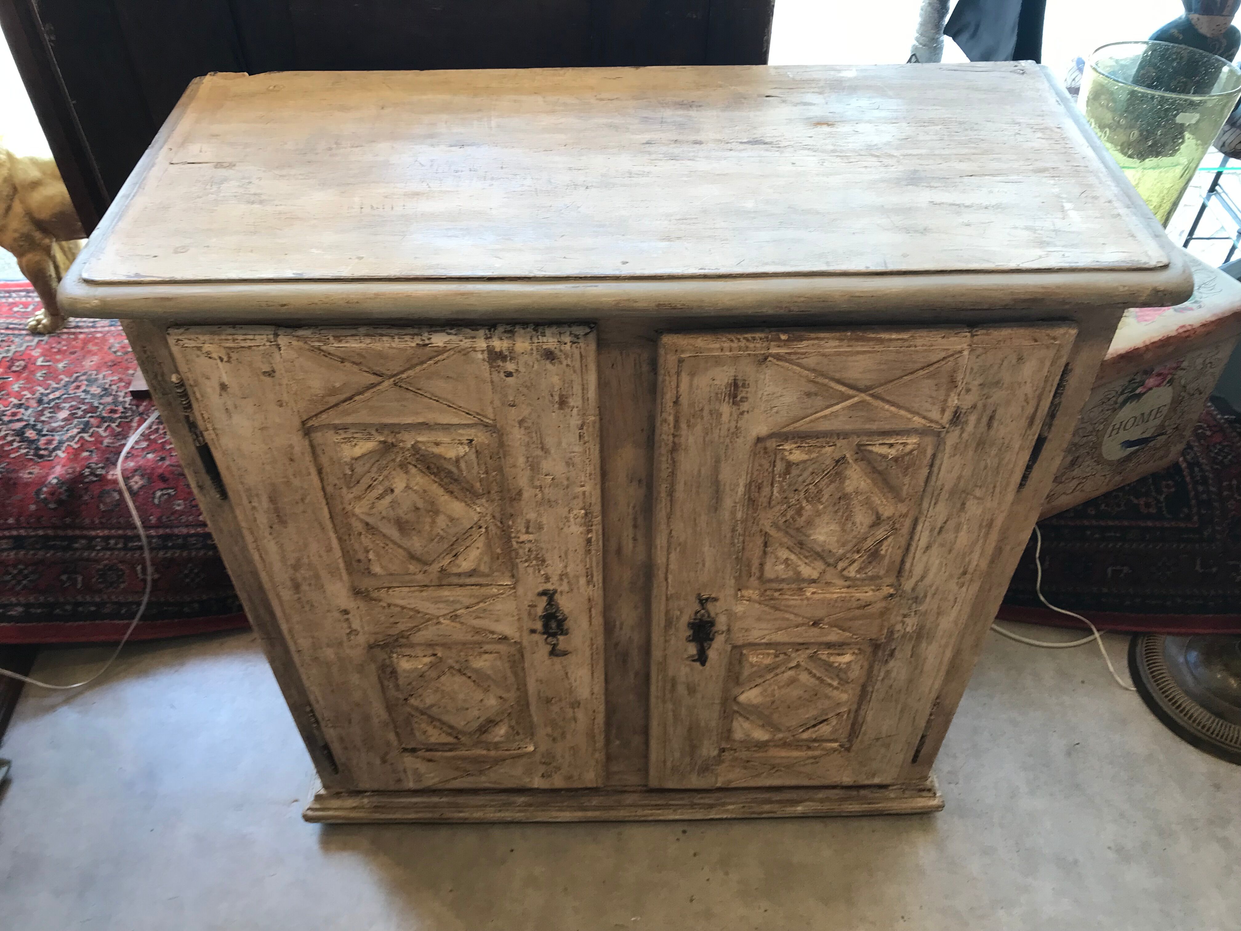 Sideboard Louis XVI epoch XIXth patinated gray with 2 doors
