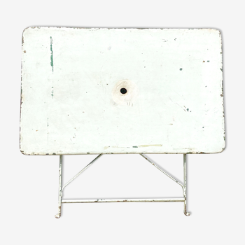 Ancienne table rectangulaire pliante de jardin - emplacement pour parassol