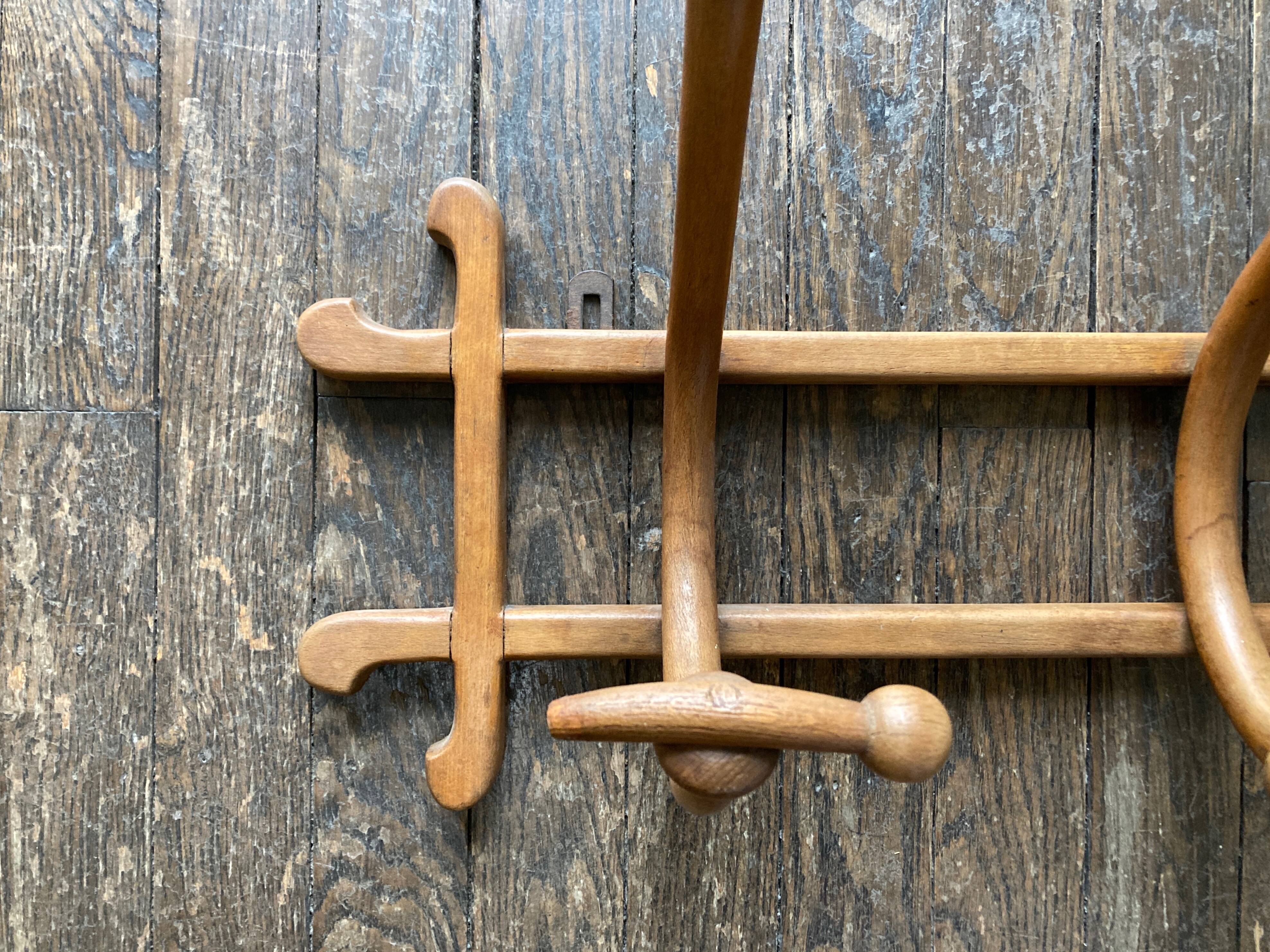 Coat rack Thonet wall 1910