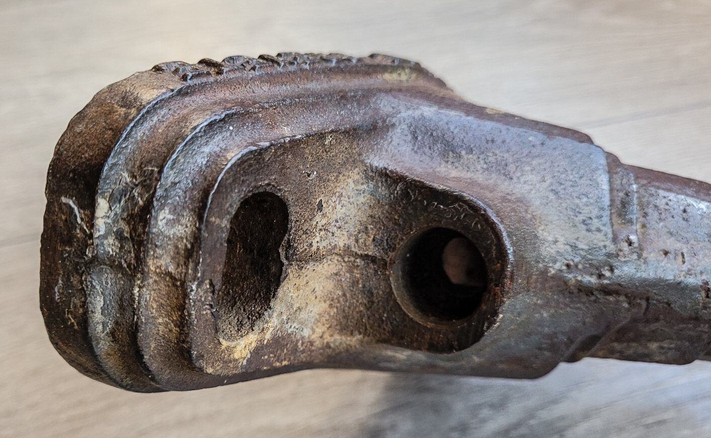 Industrial wall lamp