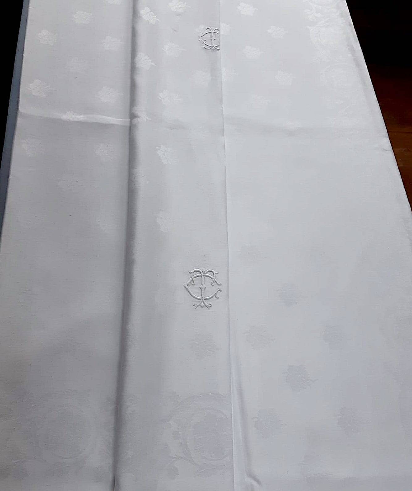 Party tablecloth - 2m30 x 5m30 - white damask monogrammed ct