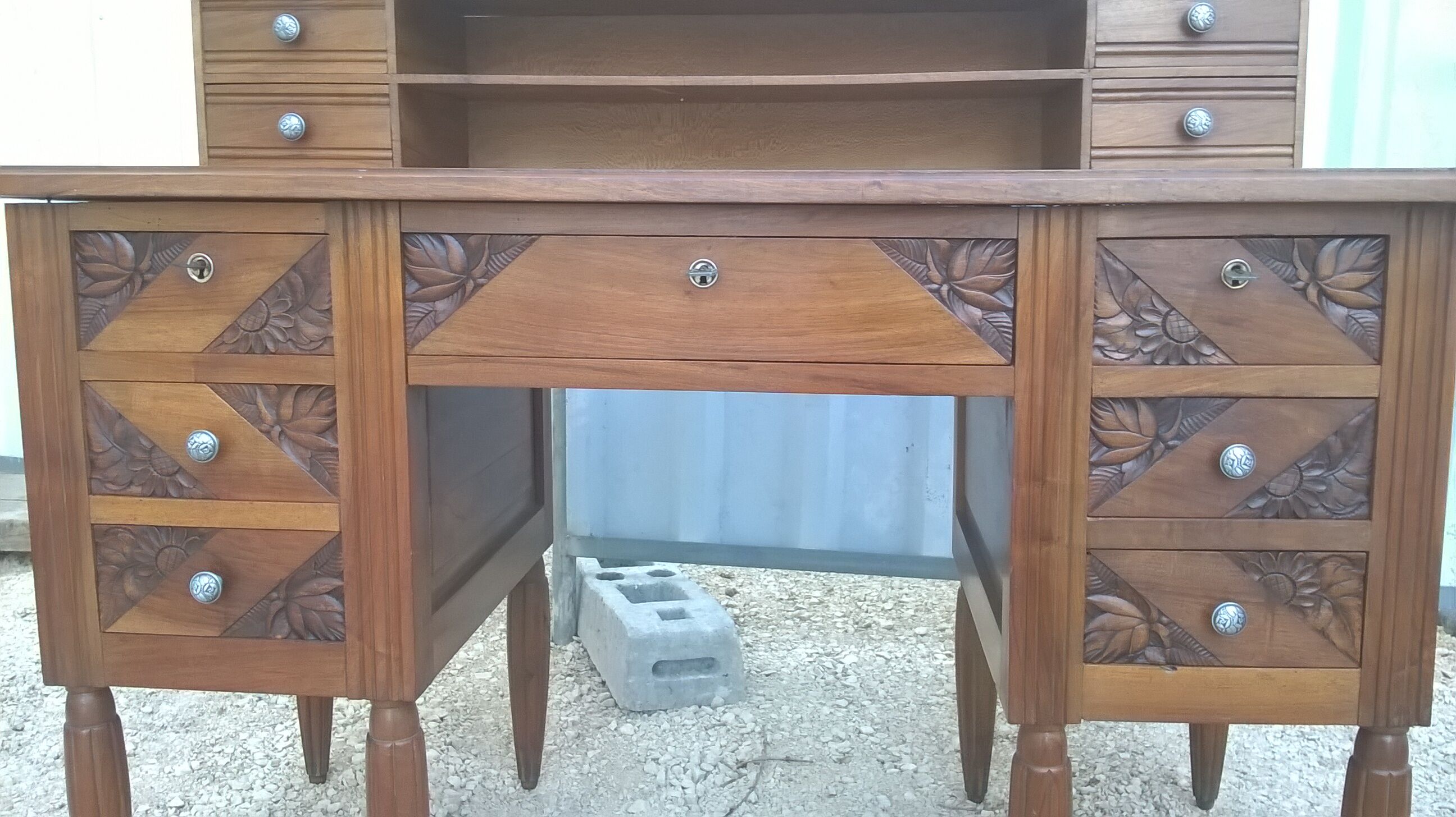 Art deco stepped office