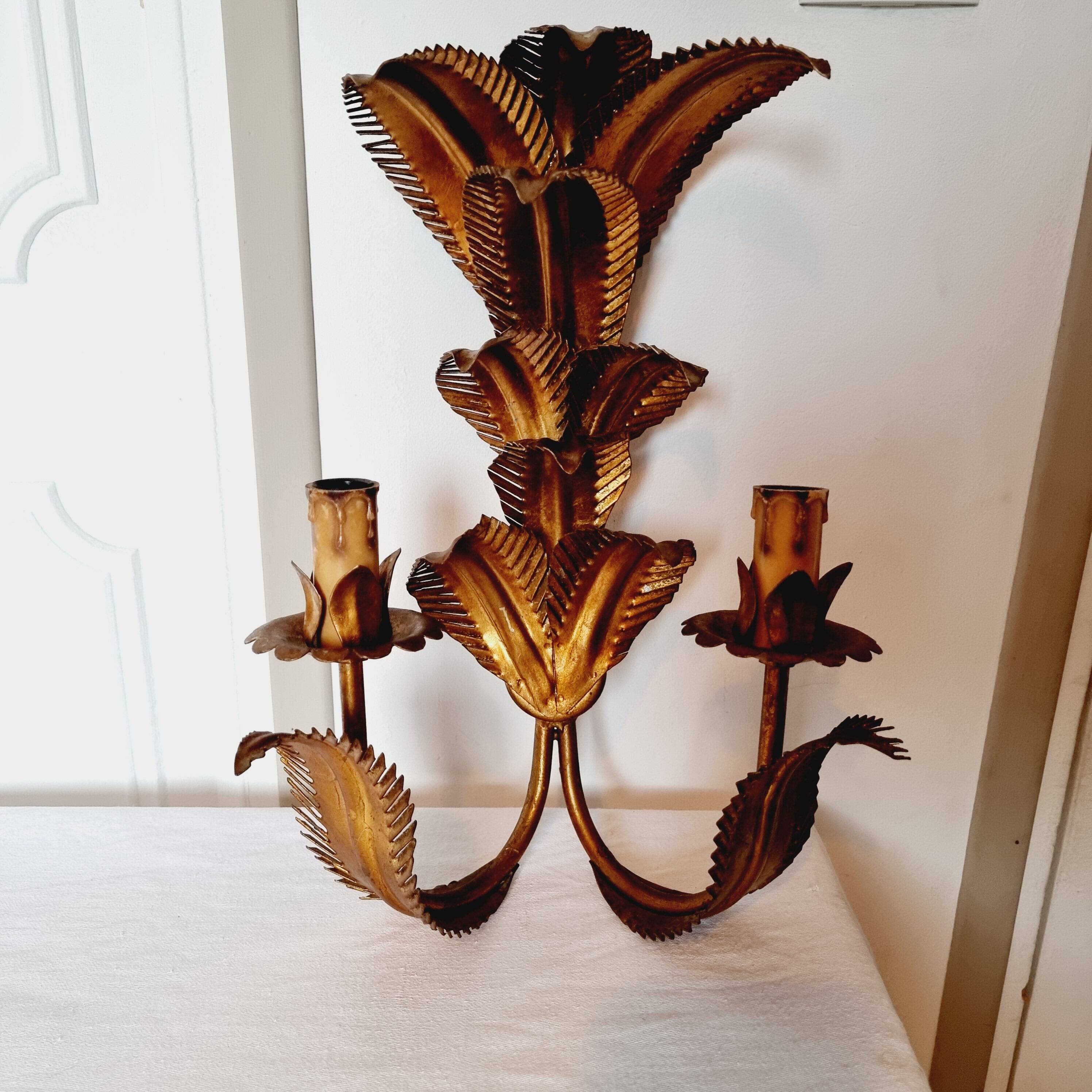 Magnificent Italian Wall Lamp 2 Lights Year 1960 Hoas de Palma Gilt Bronze