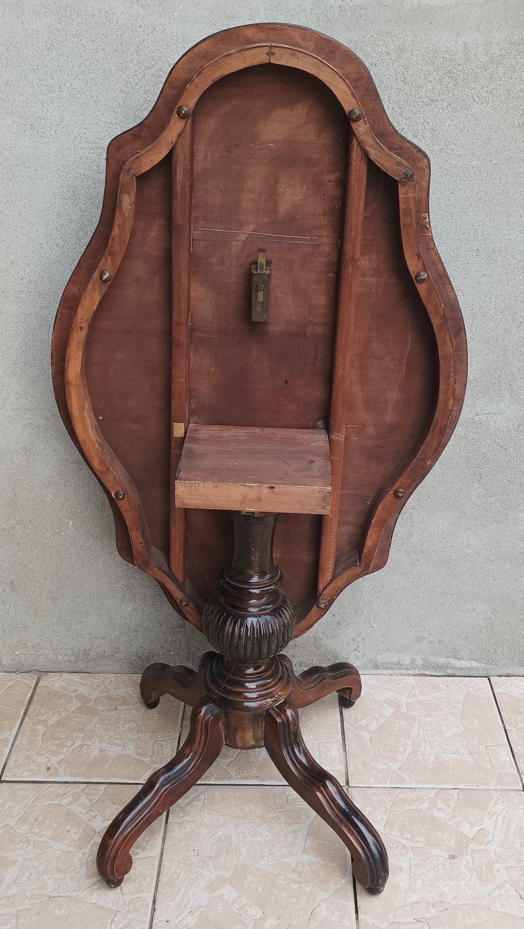 Table violon Napoléon III en ronce de noyer