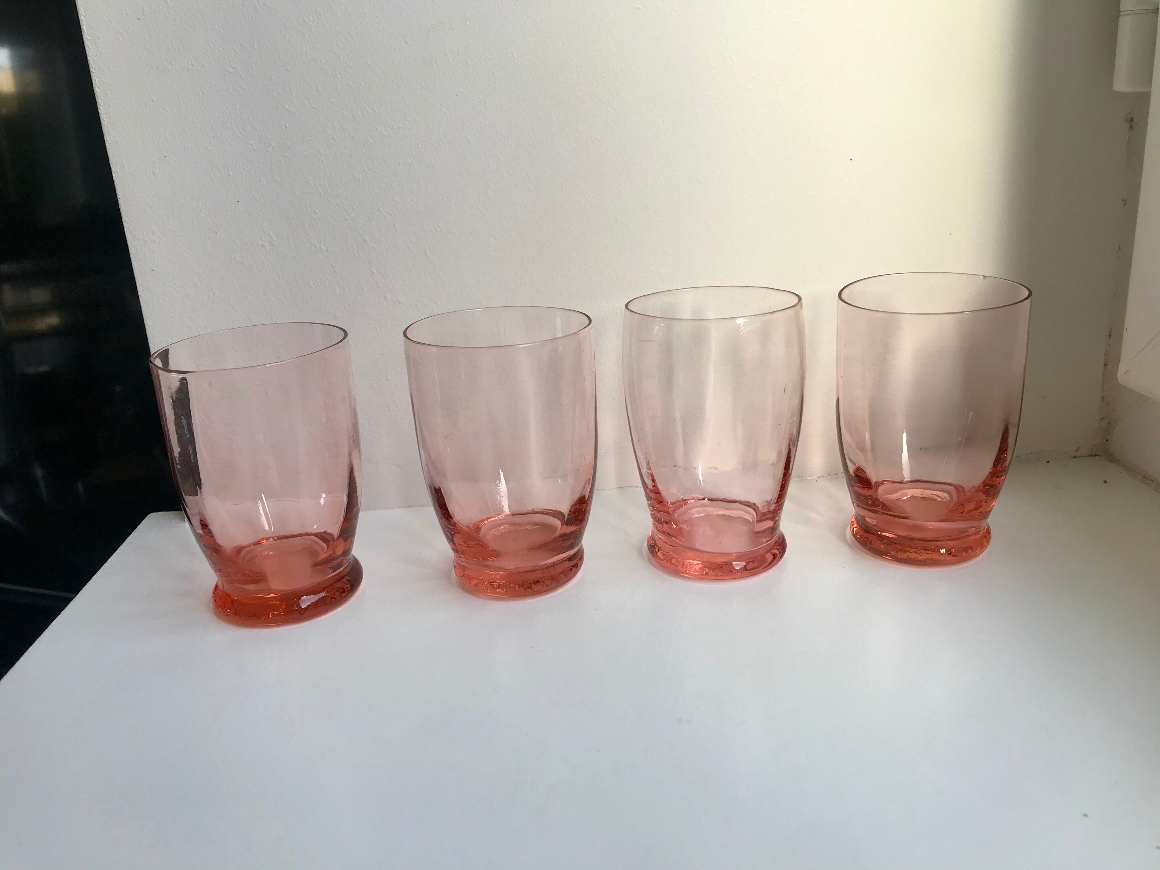Set of 4 art deco pink water glasses 30s