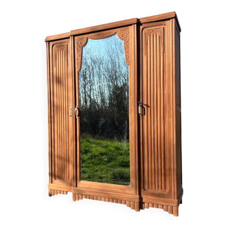 Art Deco cabinet in exotic wood
