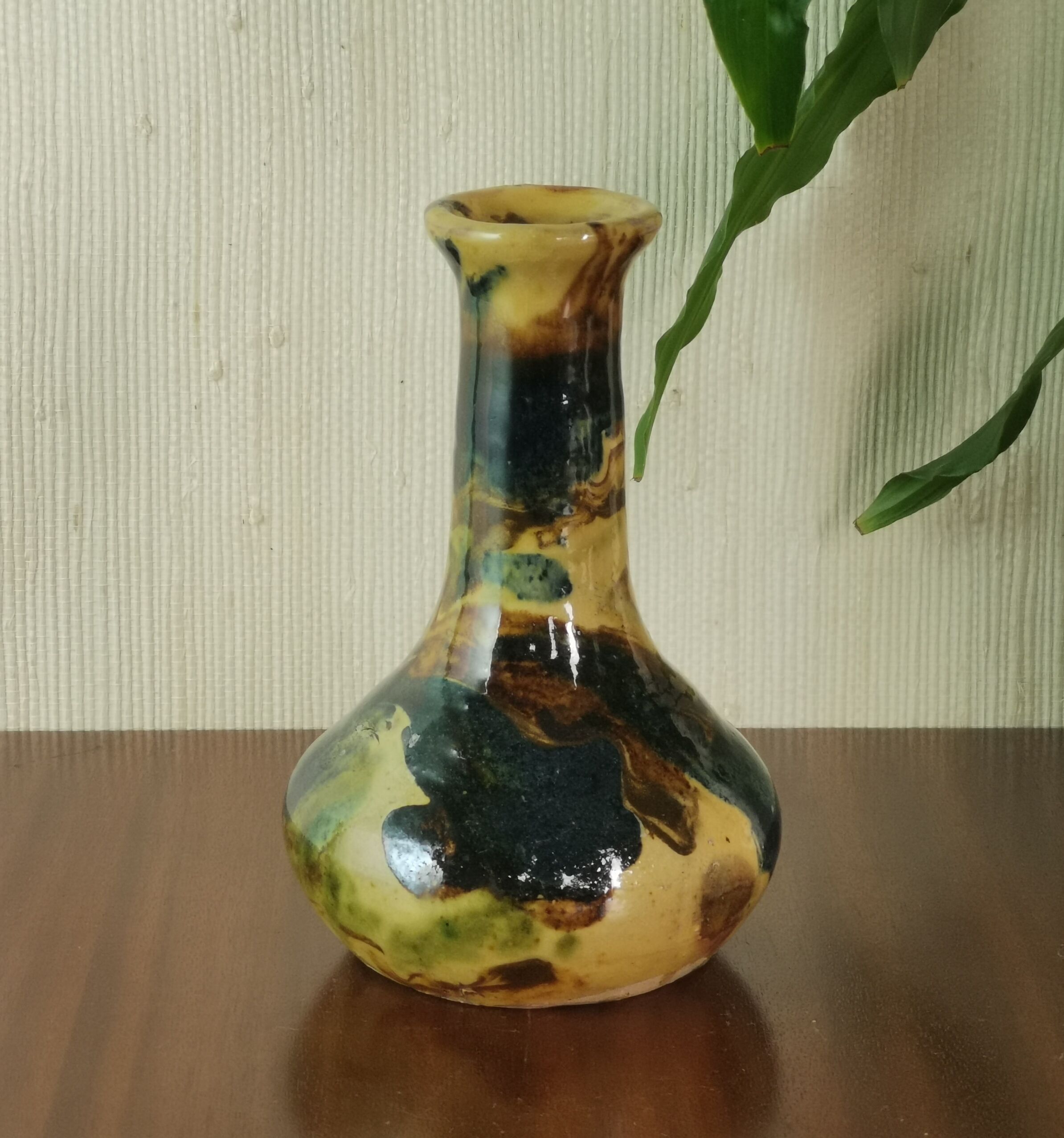 Mixed earth vase