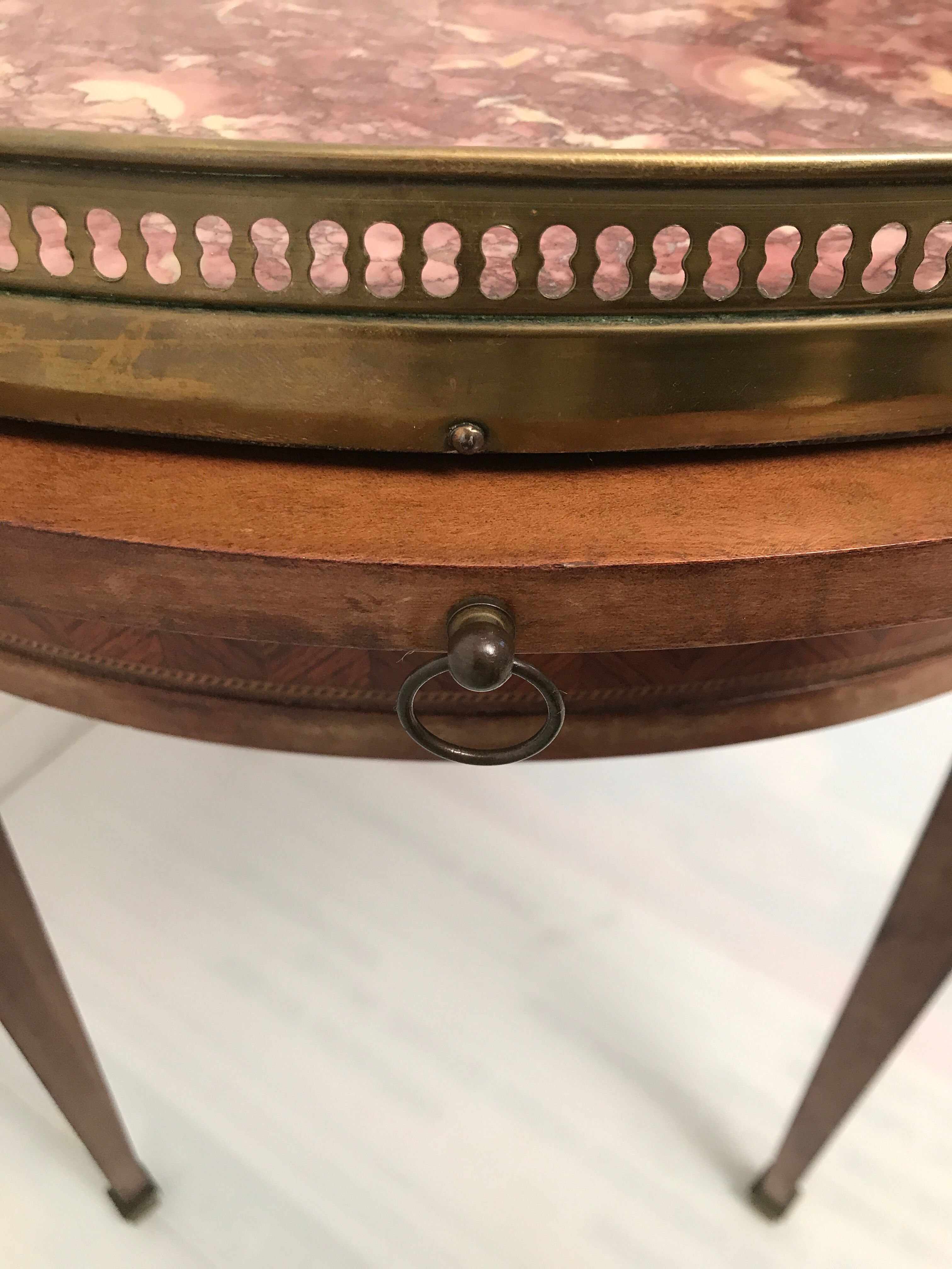 Table in wood, pink breo marble Louis XVI style