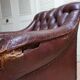Fauteuil de bibliothèque en cuir usé avec boutons, années 1840