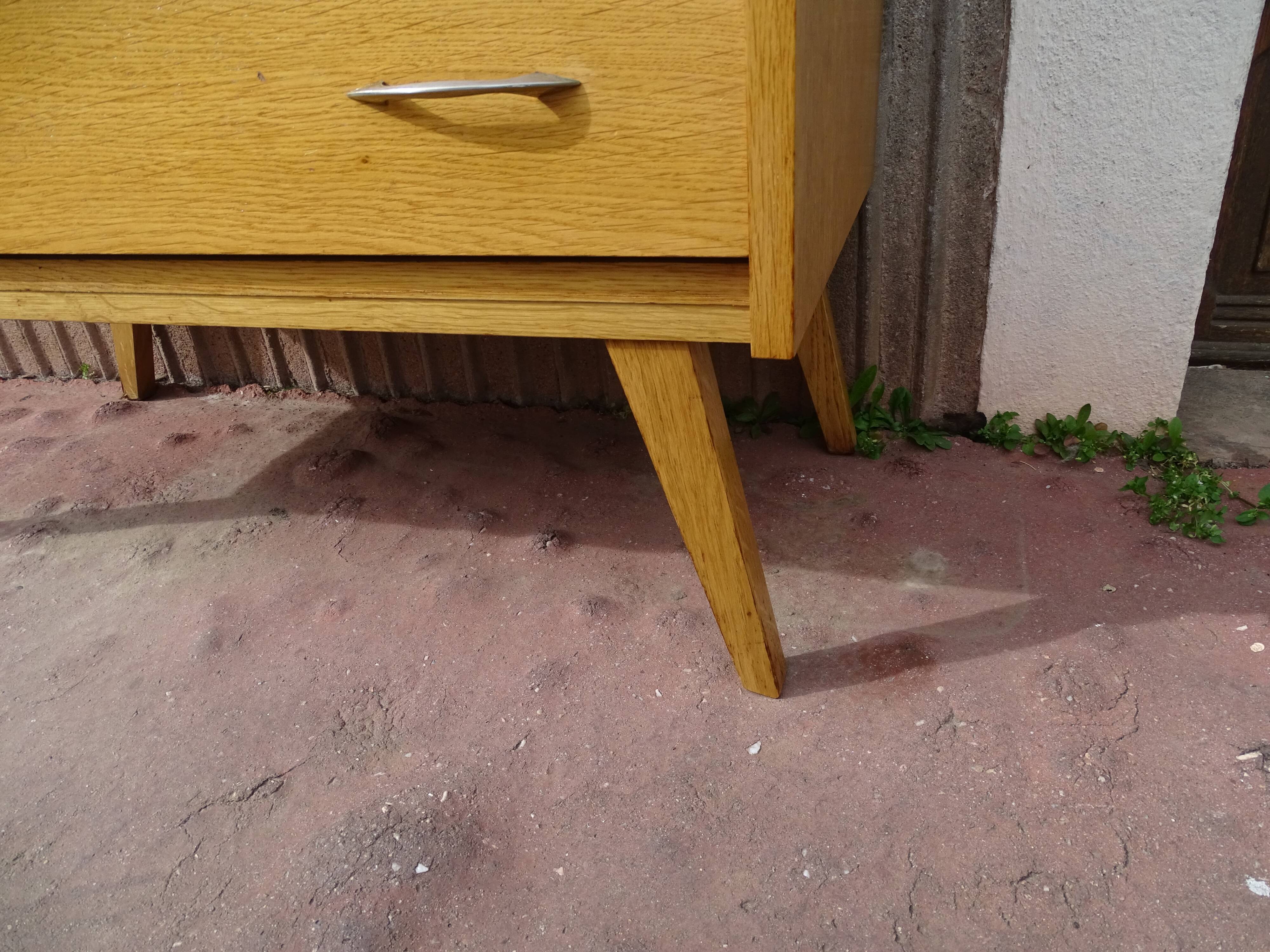Commode trois tiroirs vintage années 60 pieds compas