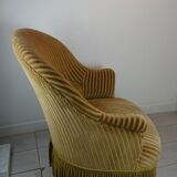 Toad armchair with green fringes