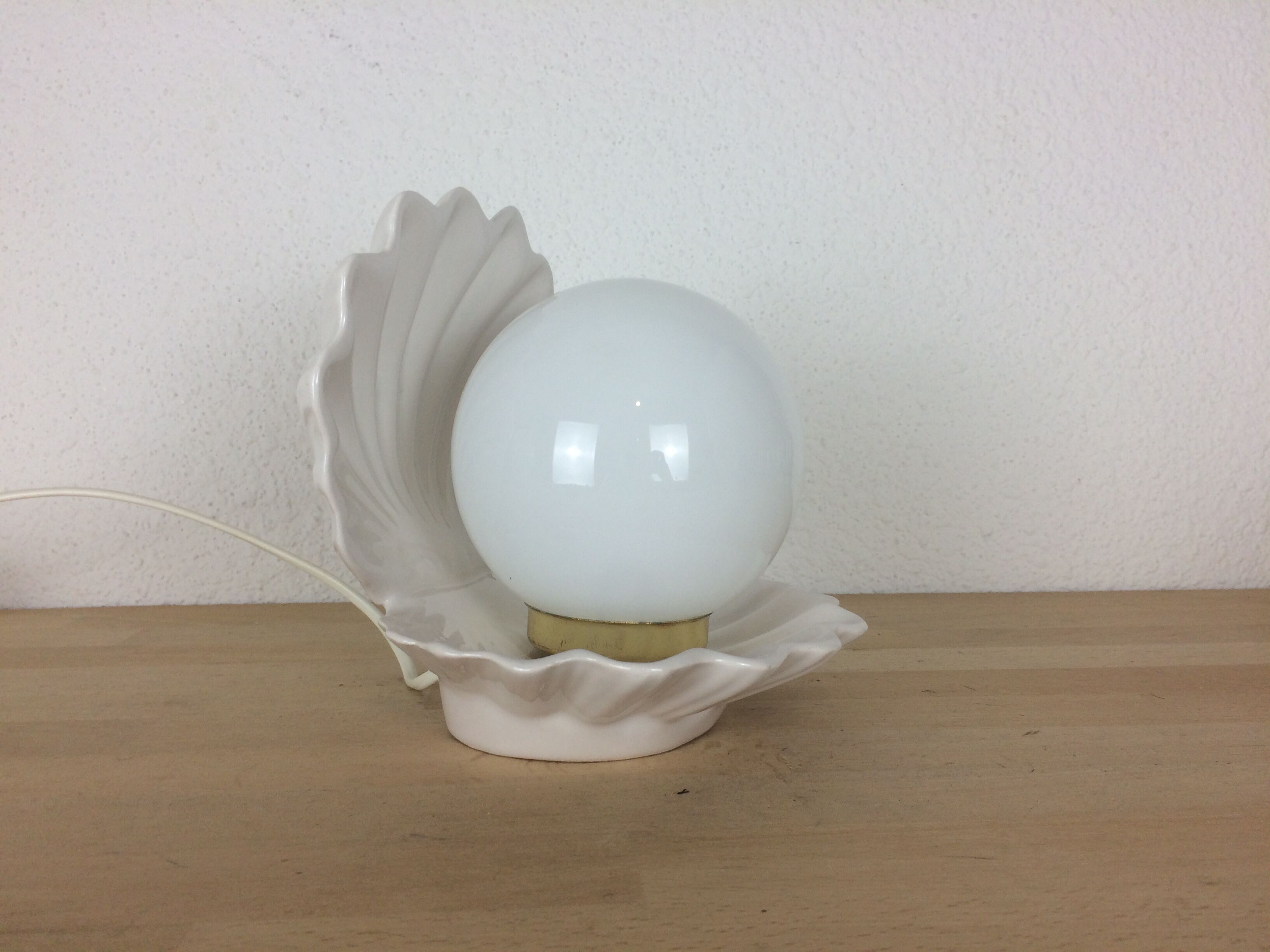 Opaline shell and pearl lamp, ceramics
