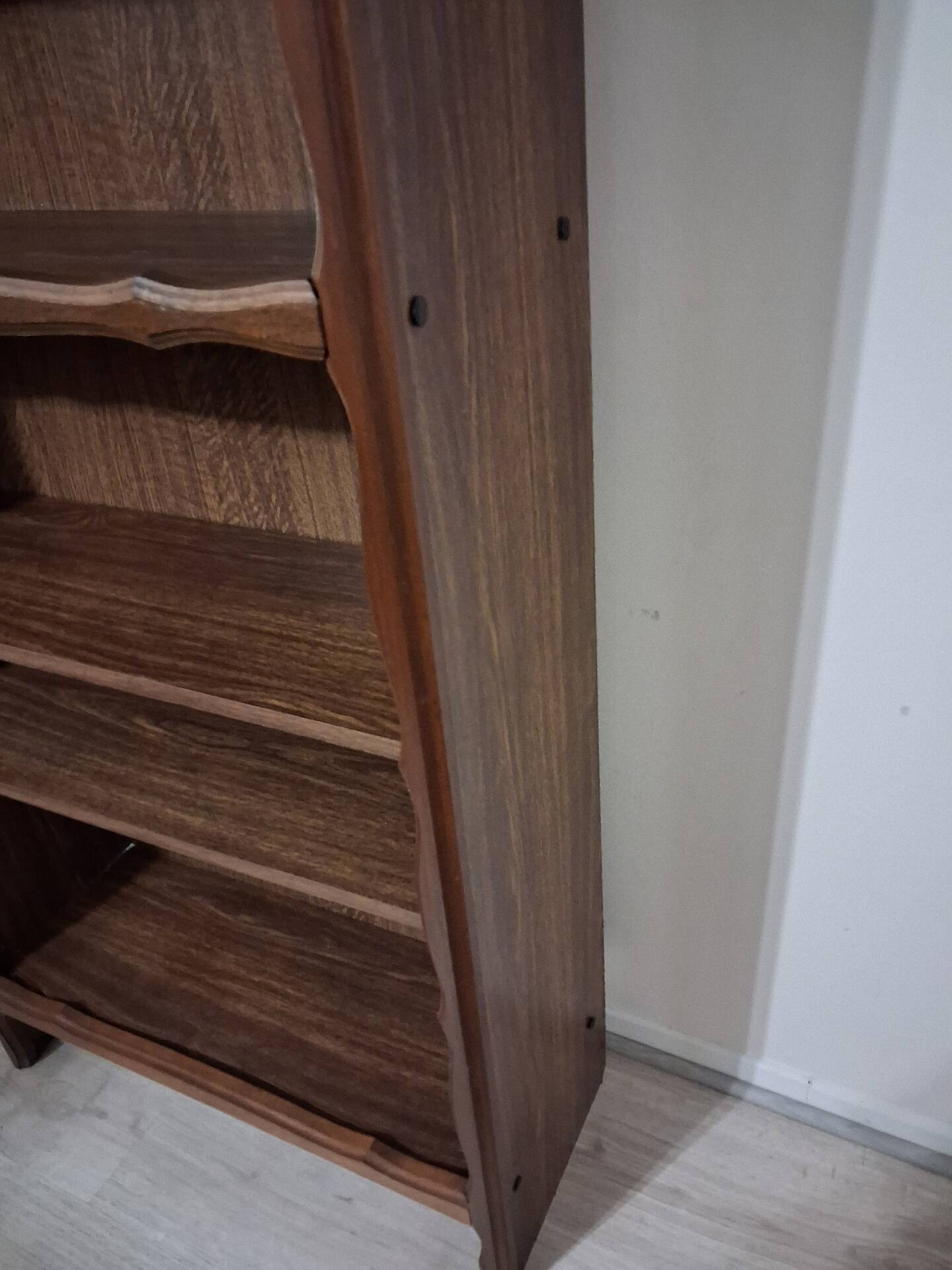 Set of 2 tall bookshelves