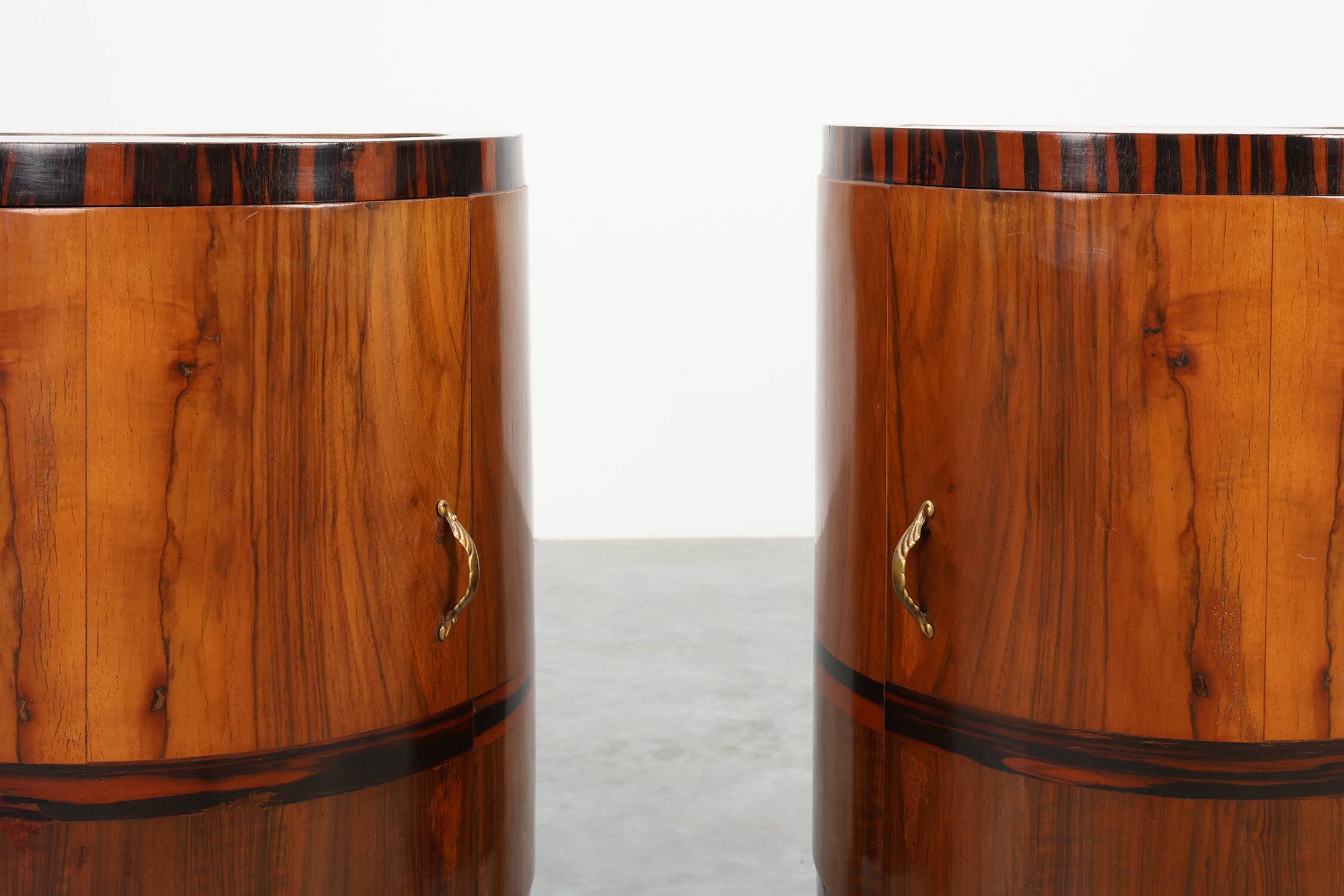 Pair walnut and marble Art Deco Nightstands, Italy 1920s