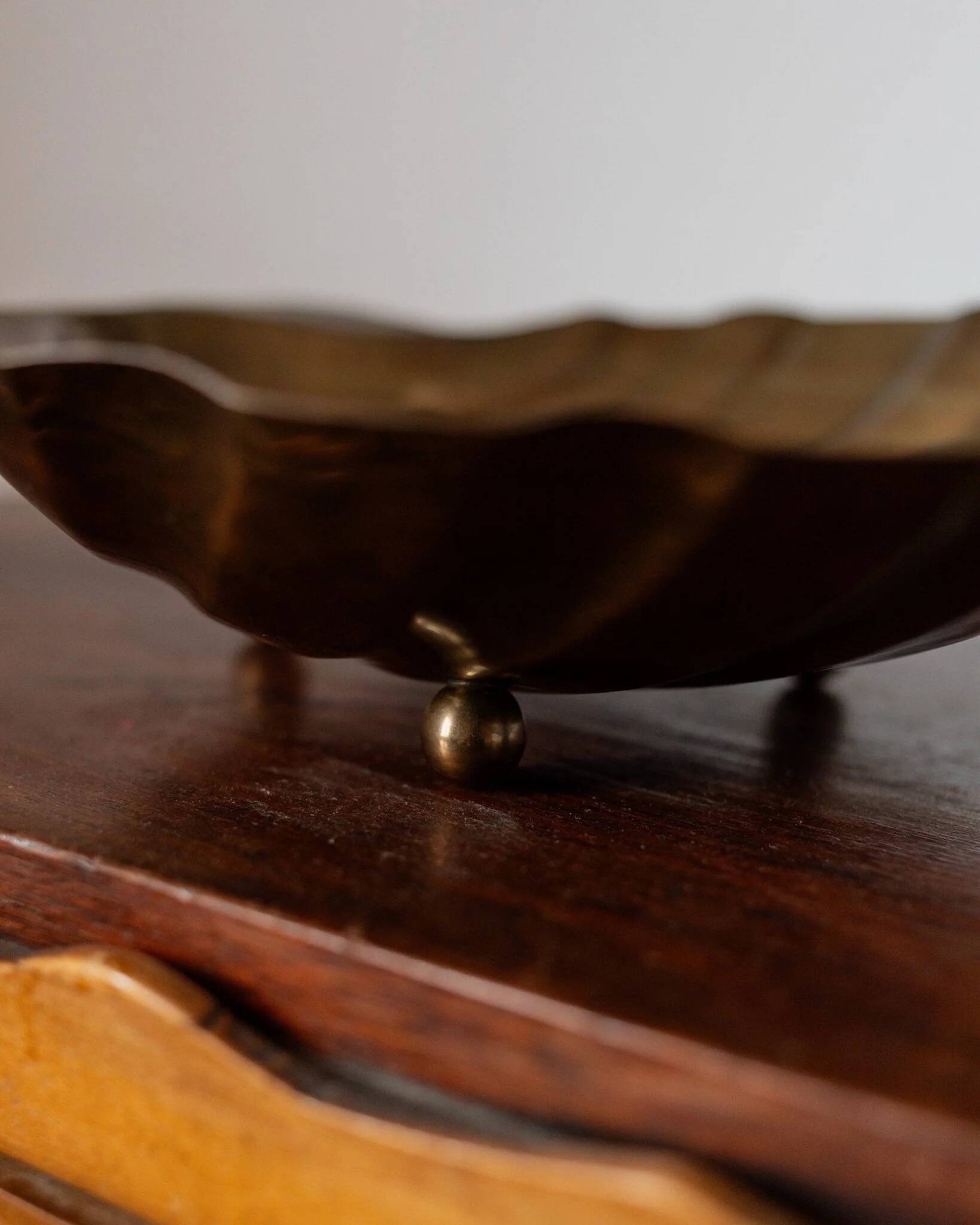 Renzo Cassetti Vintage Brass Shell Bowl with golden patina – Handcrafted Italy 1960s