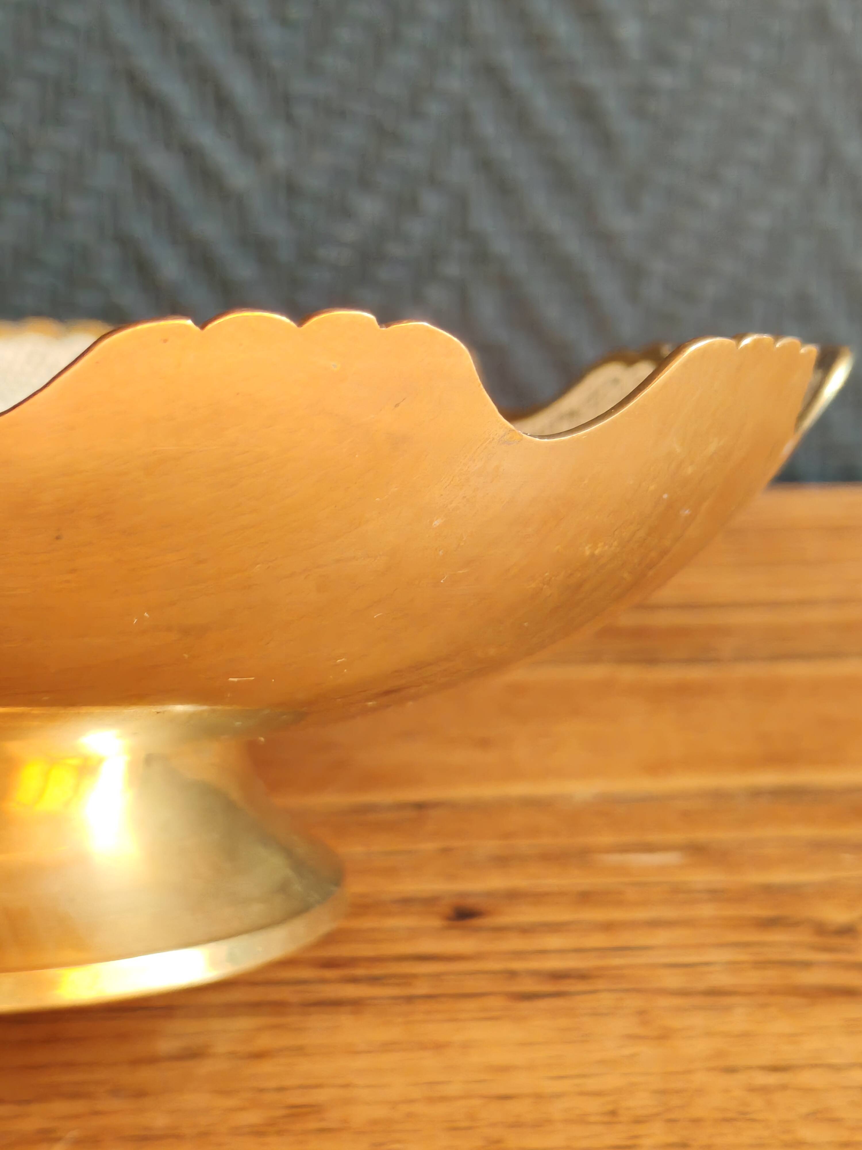 Vintage Enamelled Brass Fruit Bowl – Floral Centrepiece with Edge Fe