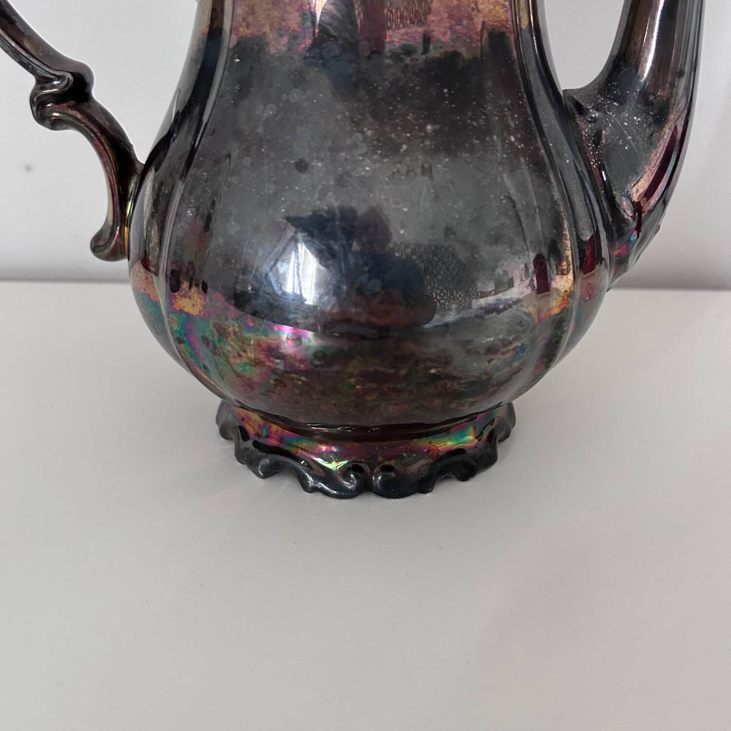 Metallic porcelain coffee pot